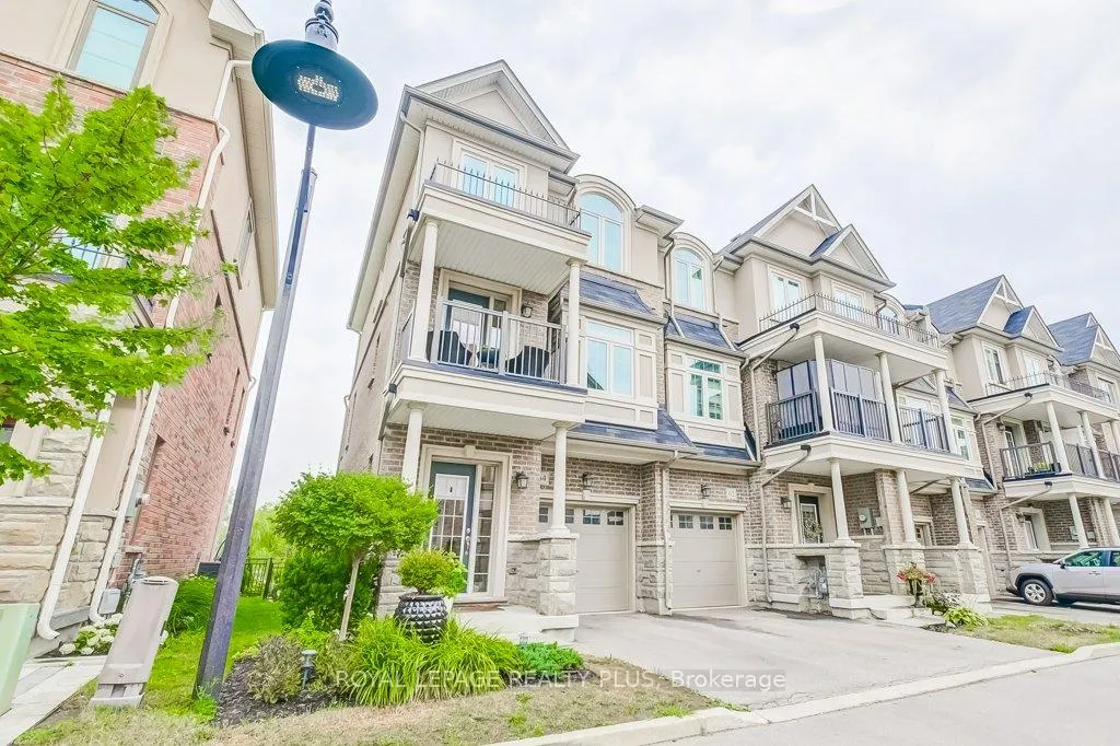Photo 2 of 64 Borers Creek Circle, Hamilton, Waterdown — HOMEH