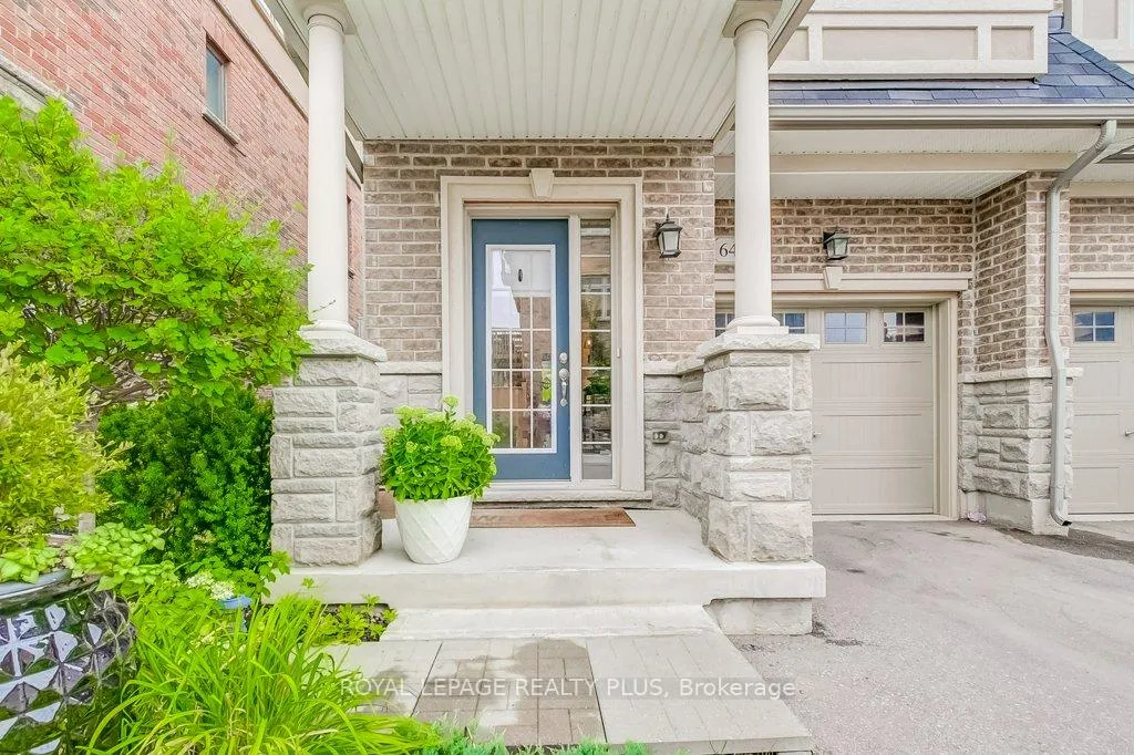 Photo 3 of 64 Borers Creek Circle, Hamilton, Waterdown — HOMEH