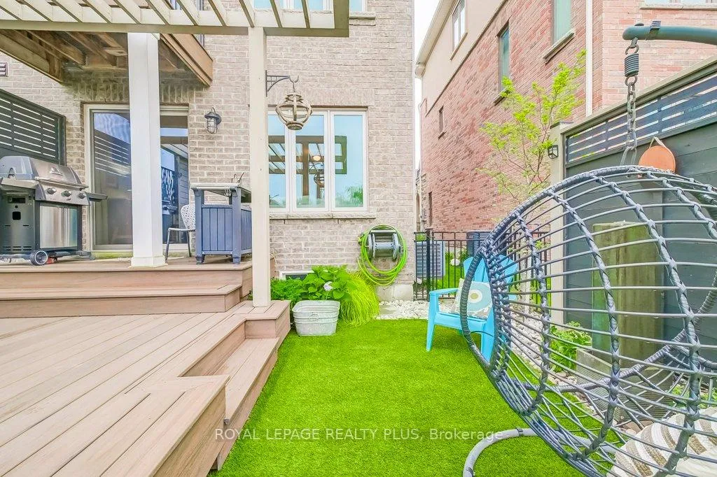 Photo 37 of 64 Borers Creek Circle, Hamilton, Waterdown — HOMEH