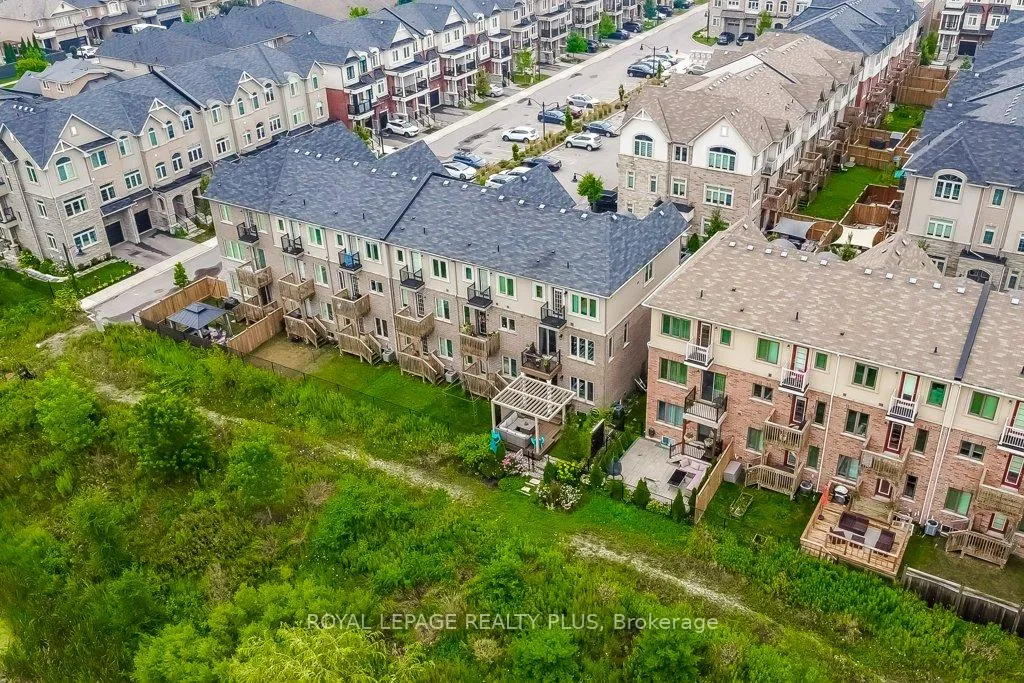 Photo 43 of 64 Borers Creek Circle, Hamilton, Waterdown — HOMEH