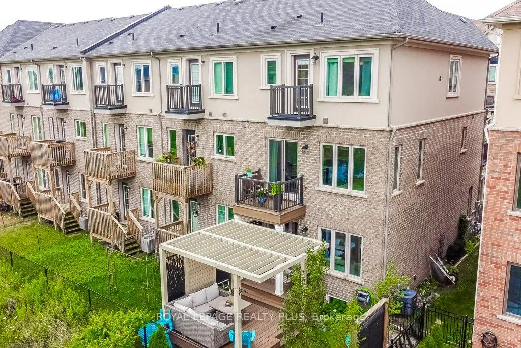 Photo 46 of 64 Borers Creek Circle, Hamilton, Waterdown — HOMEH
