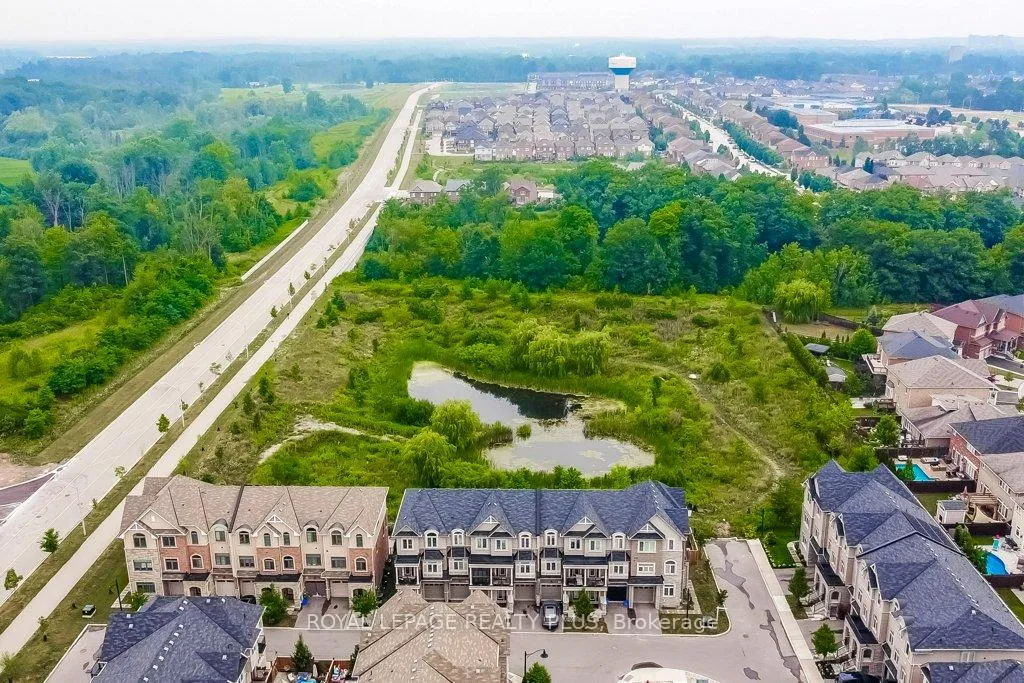 Photo 48 of 64 Borers Creek Circle, Hamilton, Waterdown — HOMEH