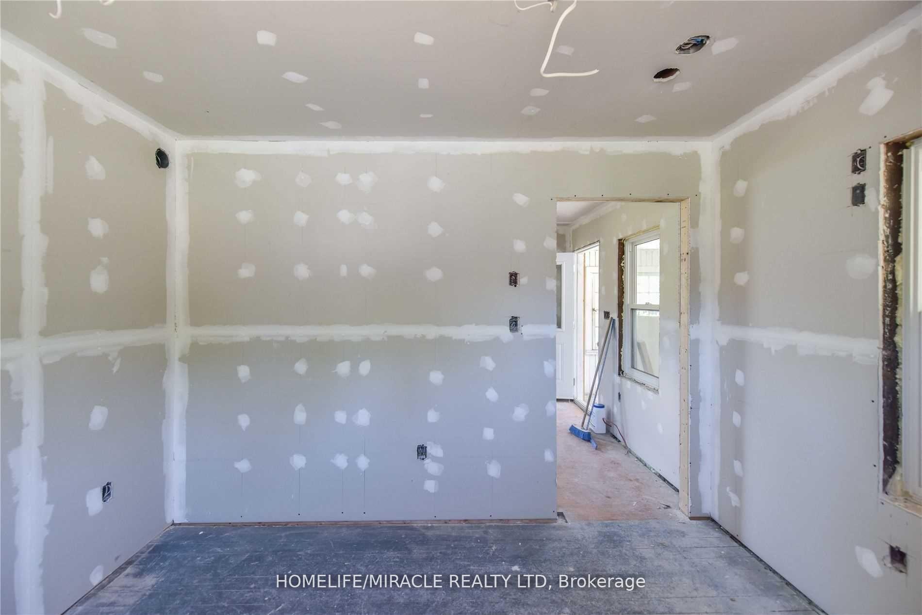 Photo 12 of 481 David Street, Gravenhurst, Muskoka (S) — HOMEH
