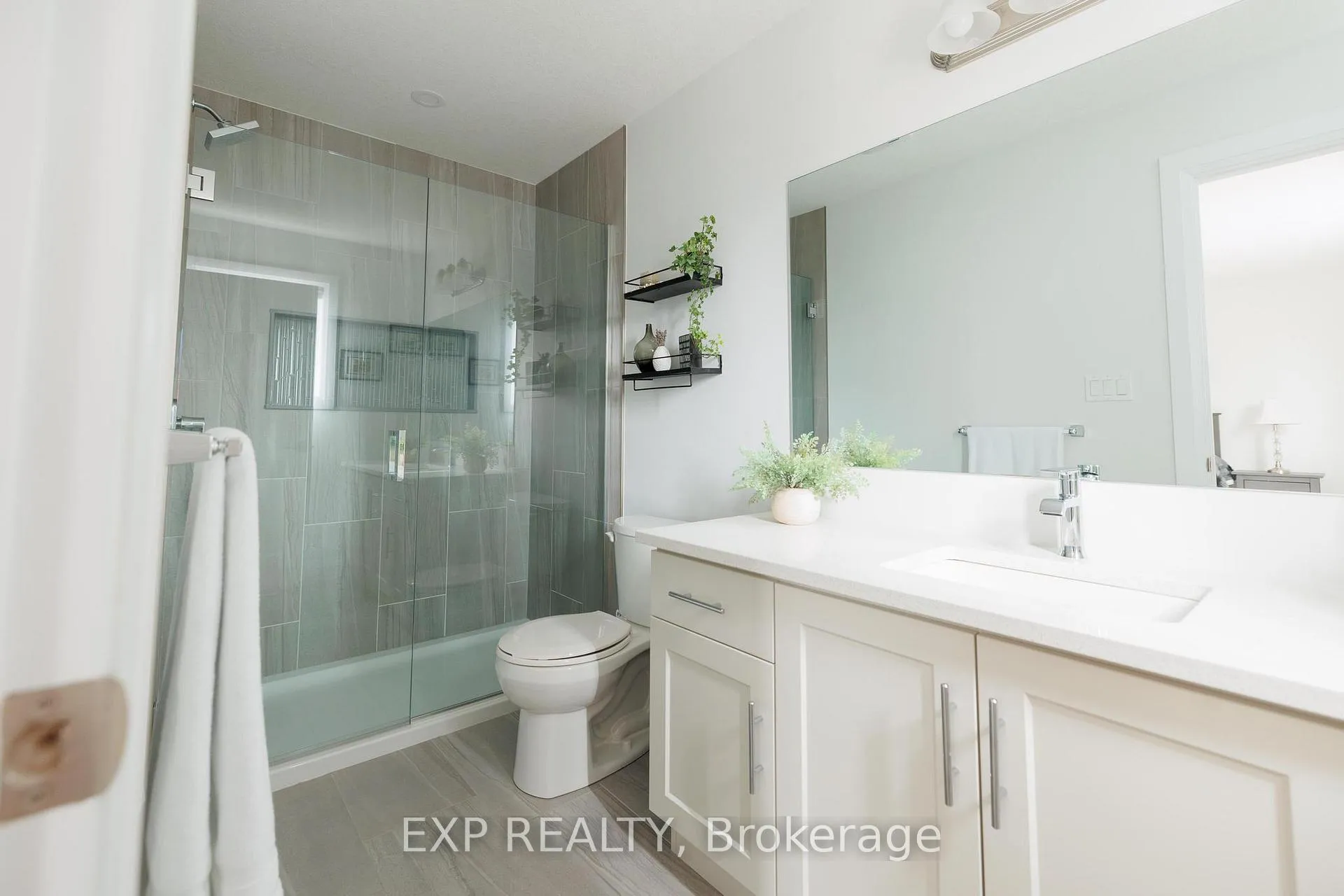 Photo 27 of 164 Snyder Avenue N, Woolwich — HOMEH