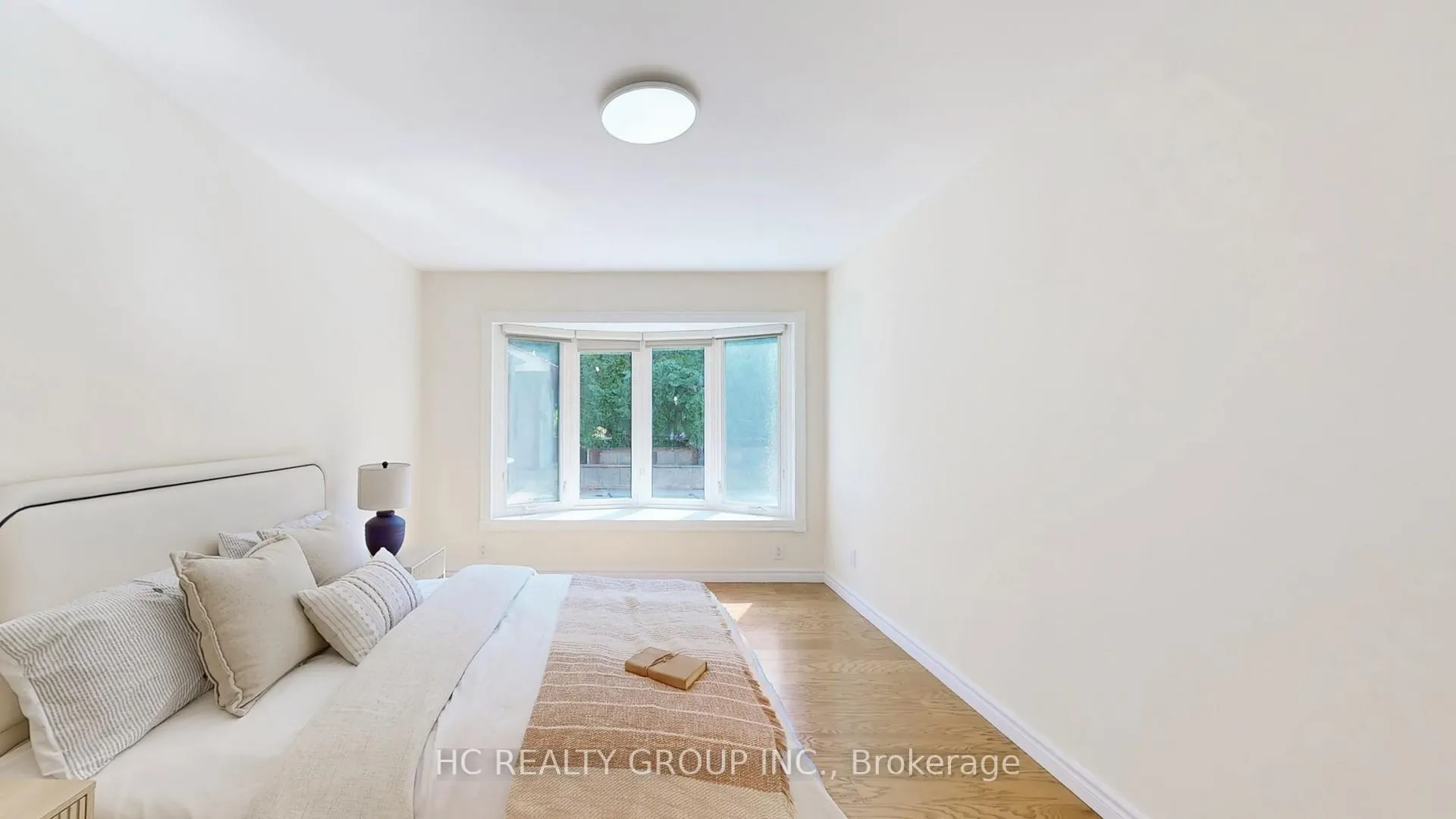 Photo 18 of 21 Sir Constantine Drive, Markham, Markham Village — HOMEH