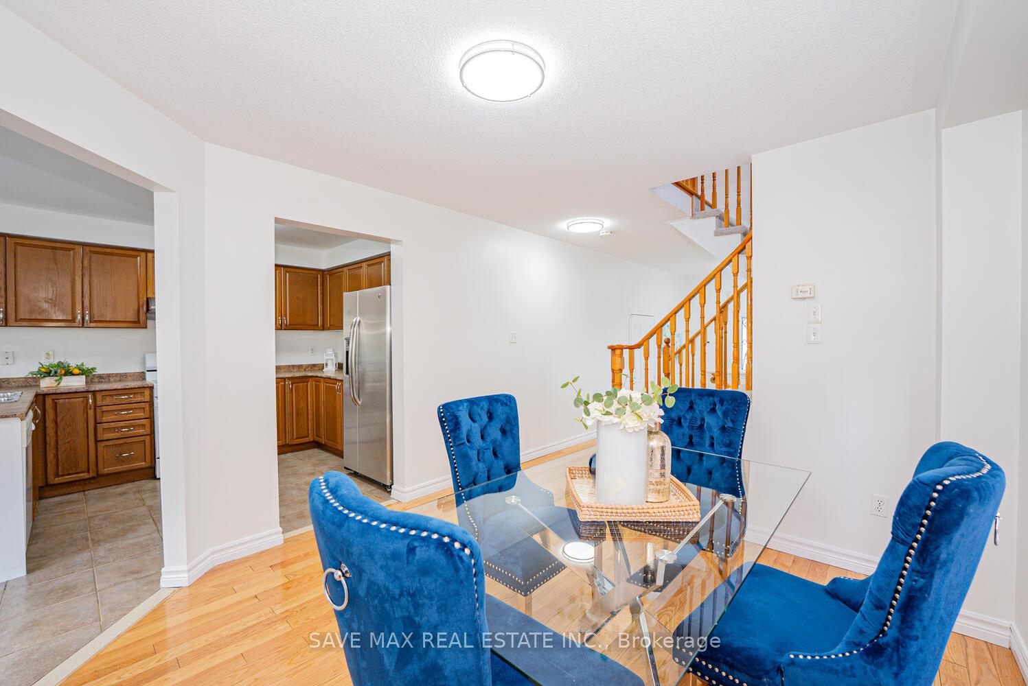 Photo 8 of 100 Bushmill Circle, Brampton, Fletcher's Meadow — HOMEH