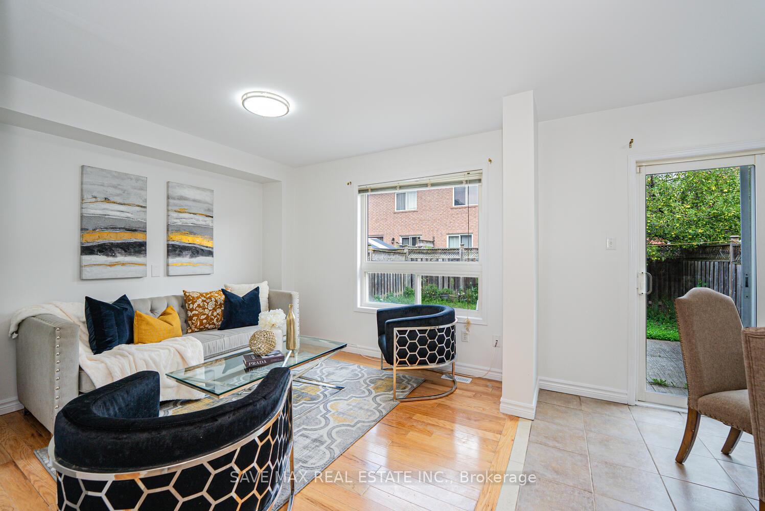 Photo 10 of 100 Bushmill Circle, Brampton, Fletcher's Meadow — HOMEH