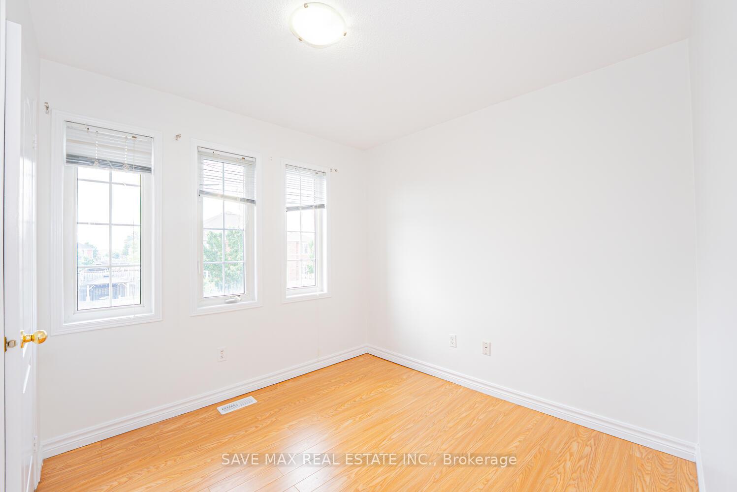 Photo 32 of 100 Bushmill Circle, Brampton, Fletcher's Meadow — HOMEH