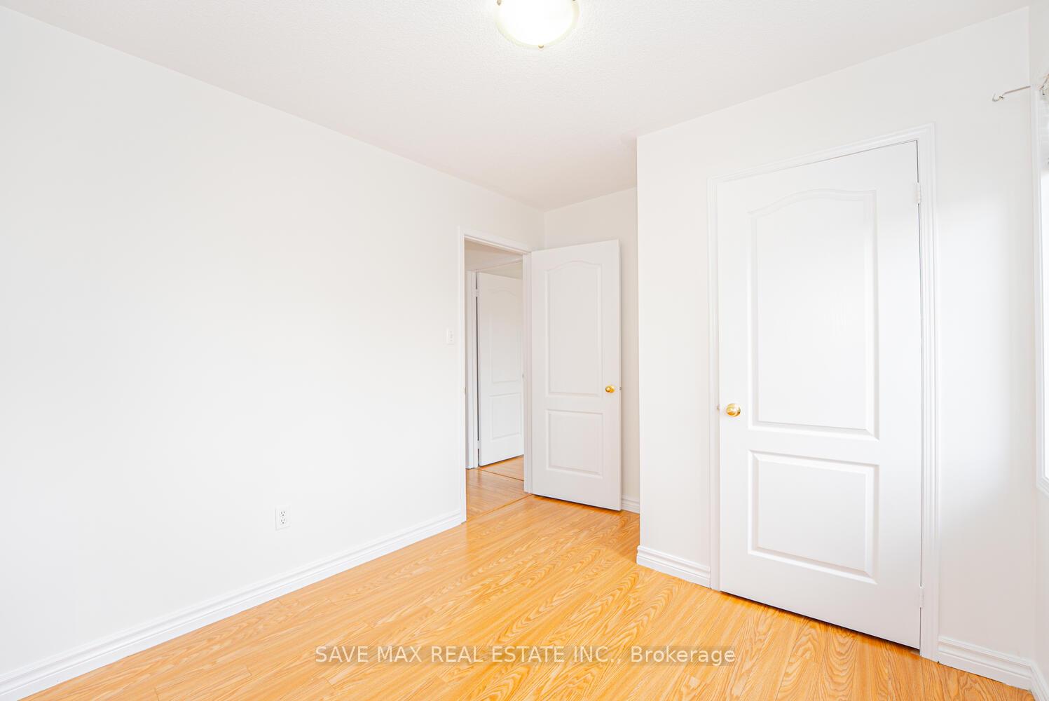Photo 33 of 100 Bushmill Circle, Brampton, Fletcher's Meadow — HOMEH