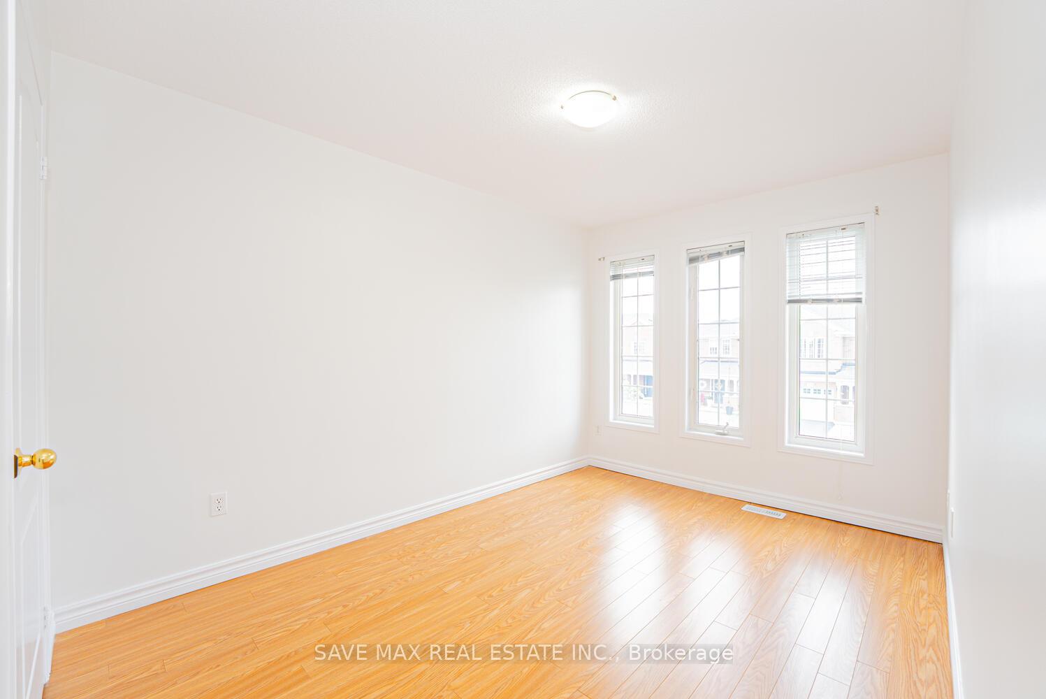 Photo 34 of 100 Bushmill Circle, Brampton, Fletcher's Meadow — HOMEH