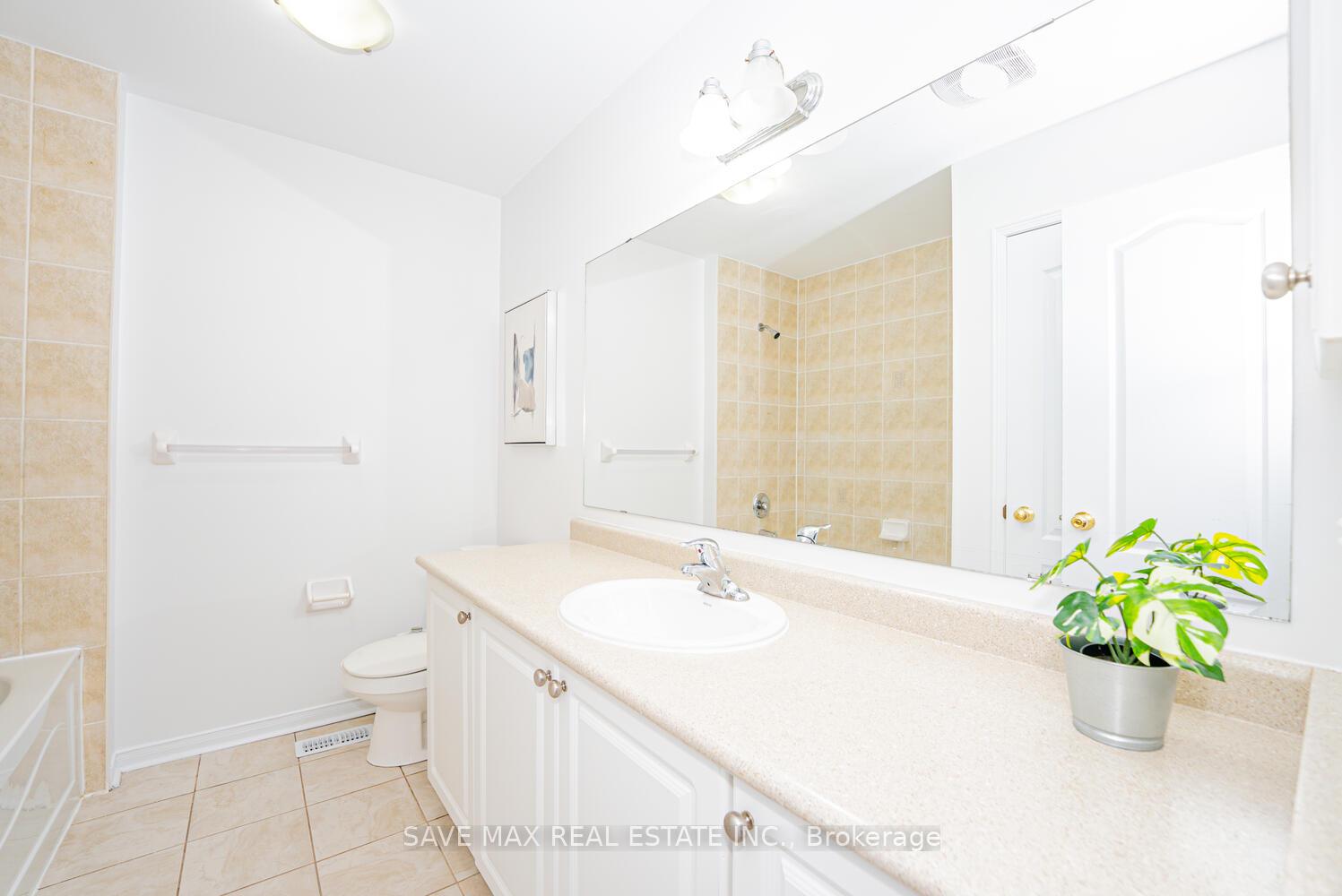 Photo 36 of 100 Bushmill Circle, Brampton, Fletcher's Meadow — HOMEH