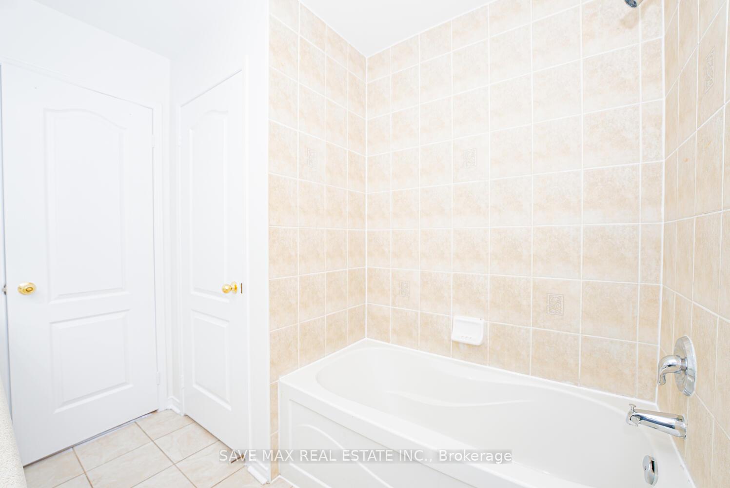 Photo 37 of 100 Bushmill Circle, Brampton, Fletcher's Meadow — HOMEH