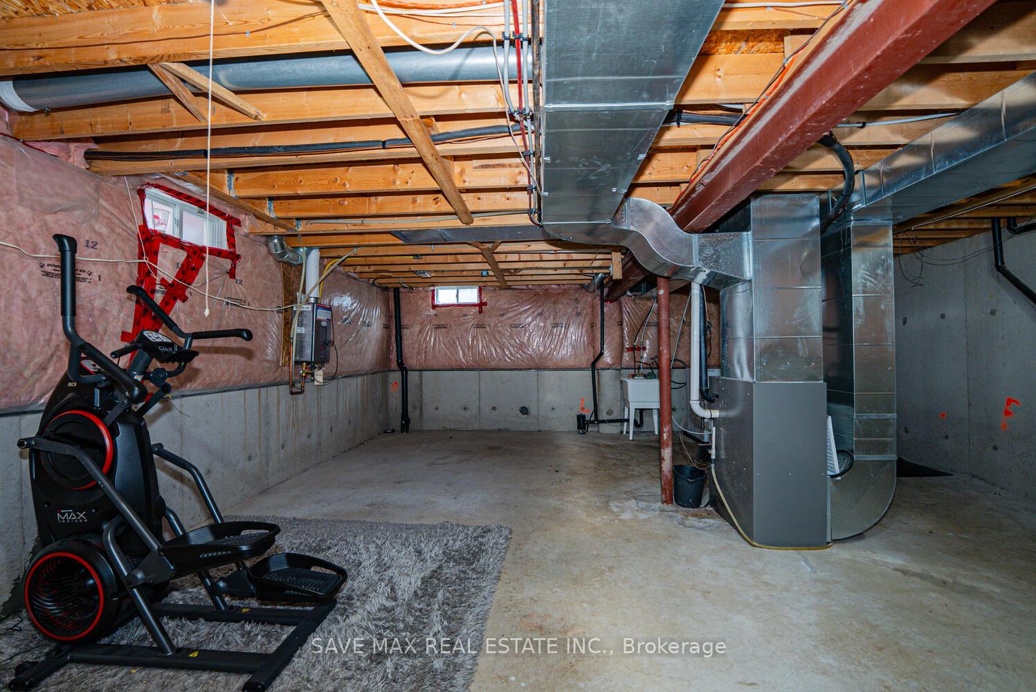 Photo 40 of 100 Bushmill Circle, Brampton, Fletcher's Meadow — HOMEH