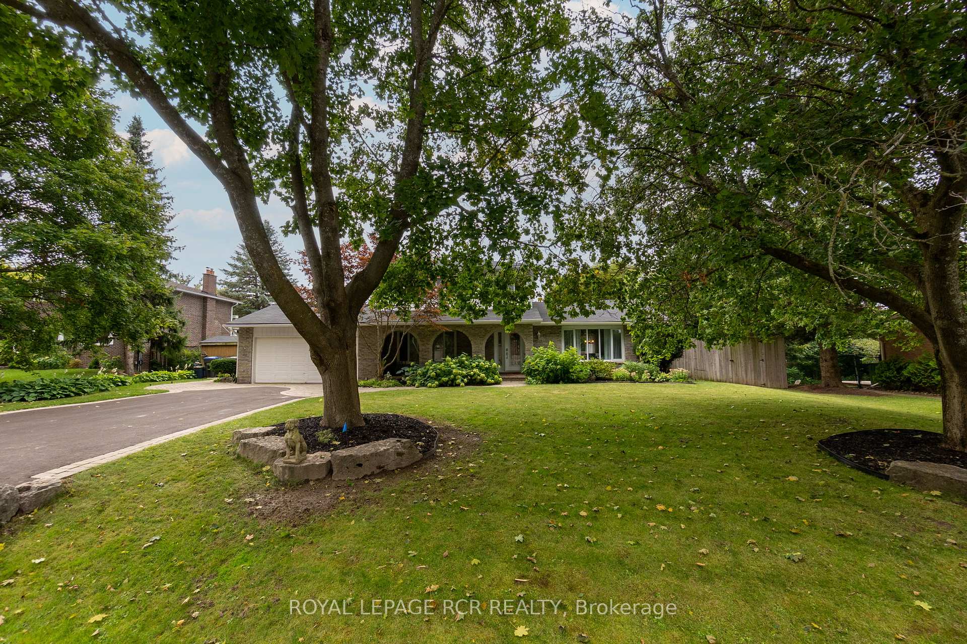 Photo 2 of 45 Westview Crescent, Caledon, Palgrave — HOMEH