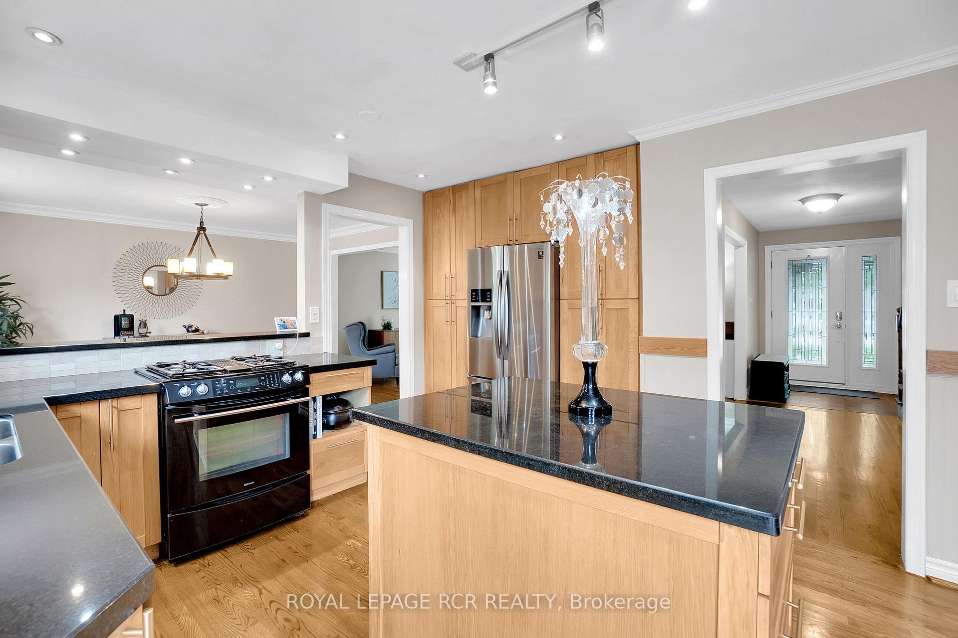 Photo 14 of 45 Westview Crescent, Caledon, Palgrave — HOMEH