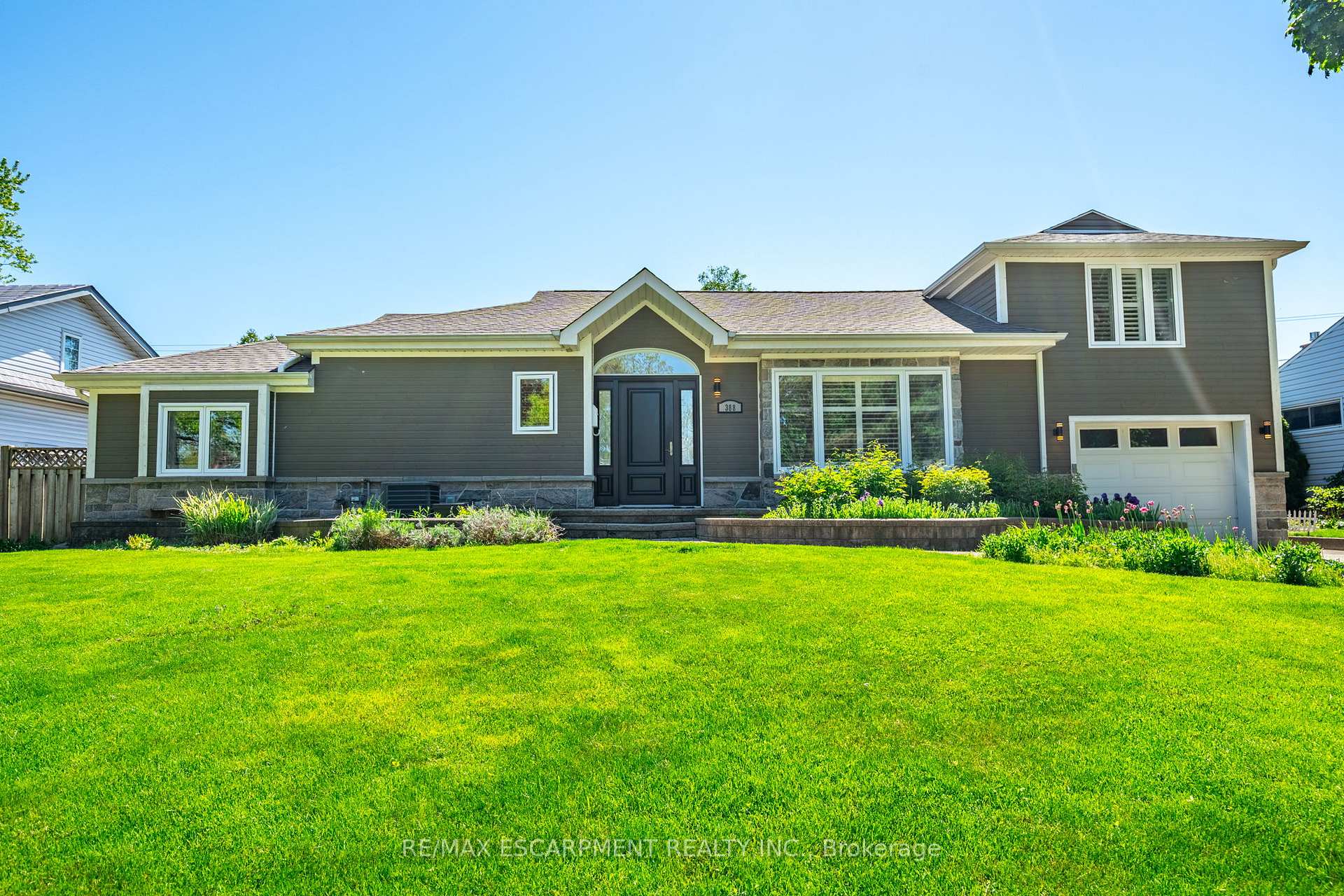 Photo 1 of 388 Wilson Avenue, Burlington, Shoreacres — HOMEH