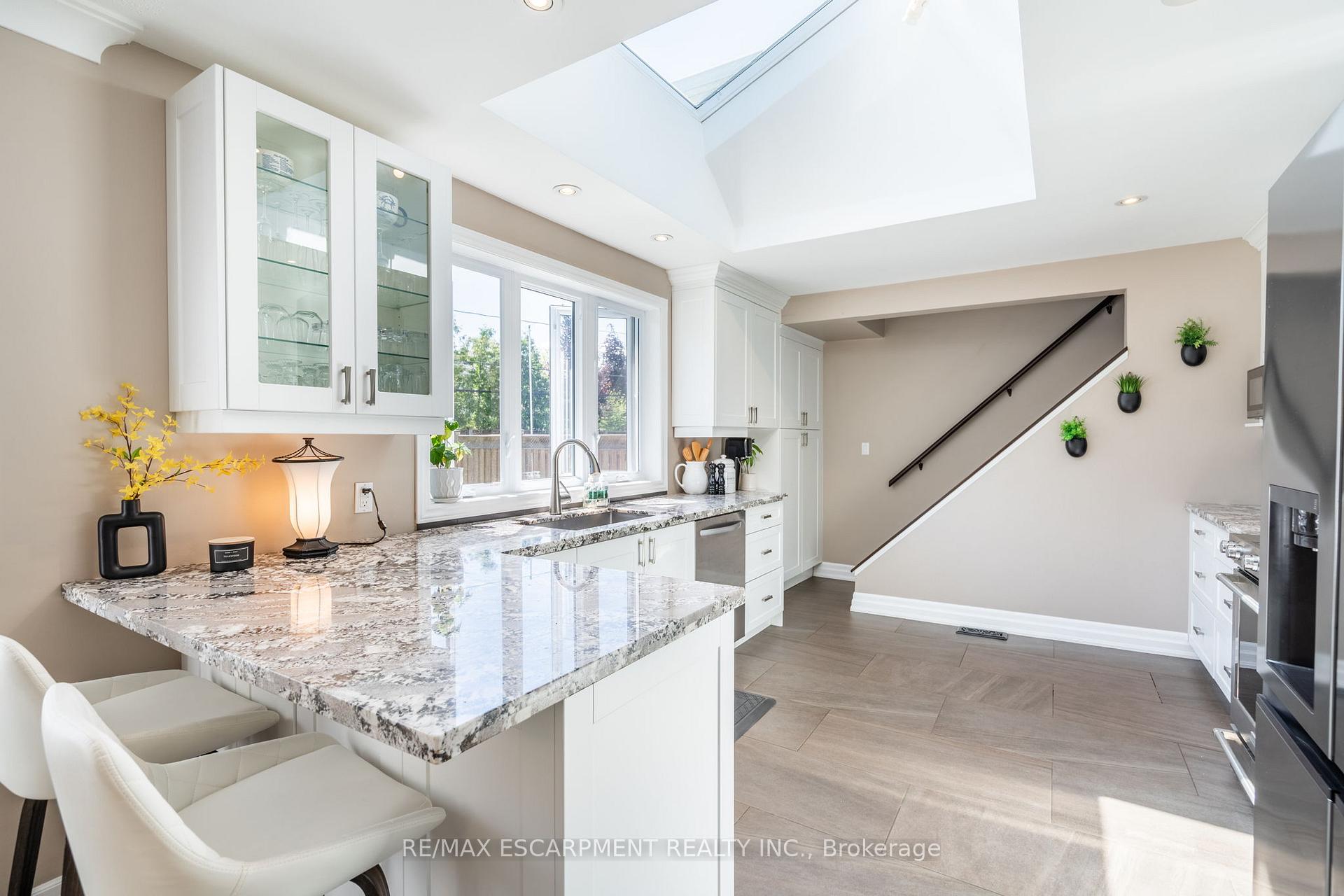 Photo 16 of 388 Wilson Avenue, Burlington, Shoreacres — HOMEH