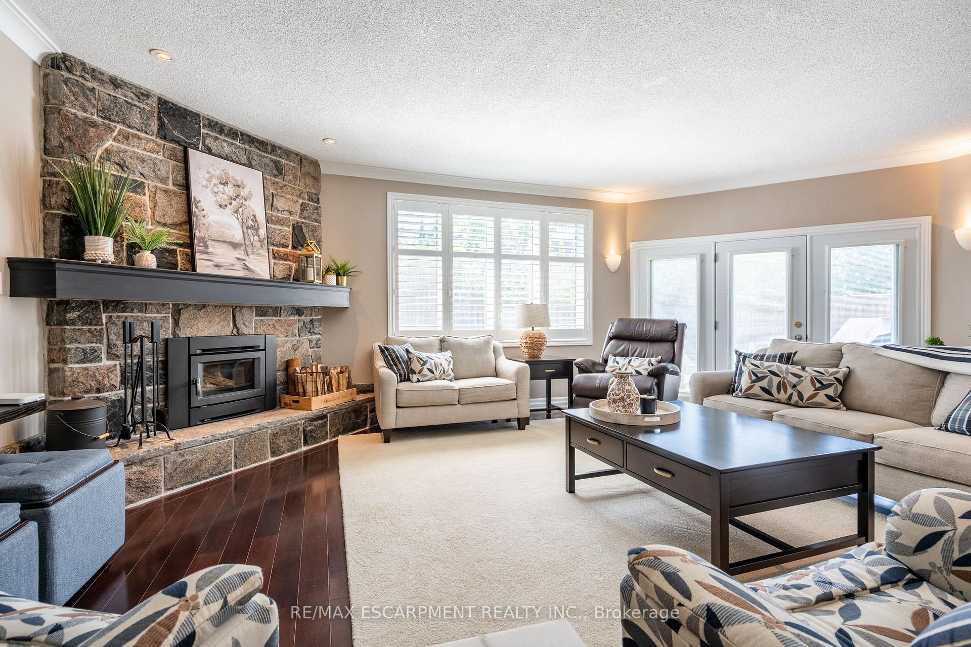 Photo 10 of 388 Wilson Avenue, Burlington, Shoreacres — HOMEH