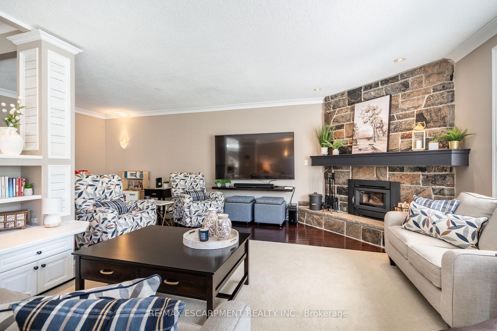 Photo 20 of 388 Wilson Avenue, Burlington, Shoreacres — HOMEH