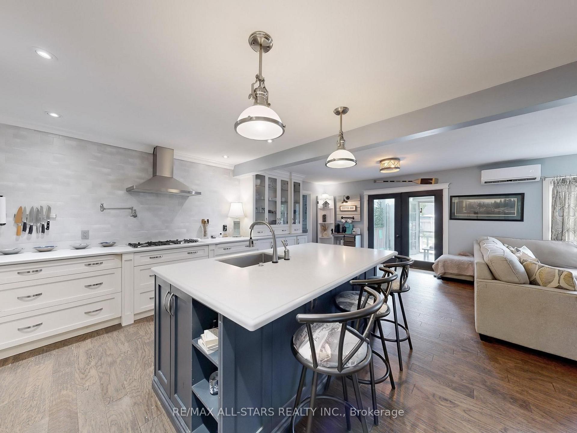Photo 5 of 17 Metropolitan Crescent, Georgina, Keswick North — HOMEH