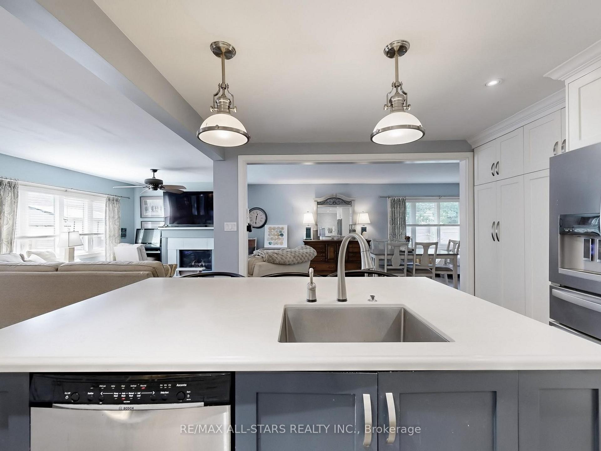 Photo 7 of 17 Metropolitan Crescent, Georgina, Keswick North — HOMEH