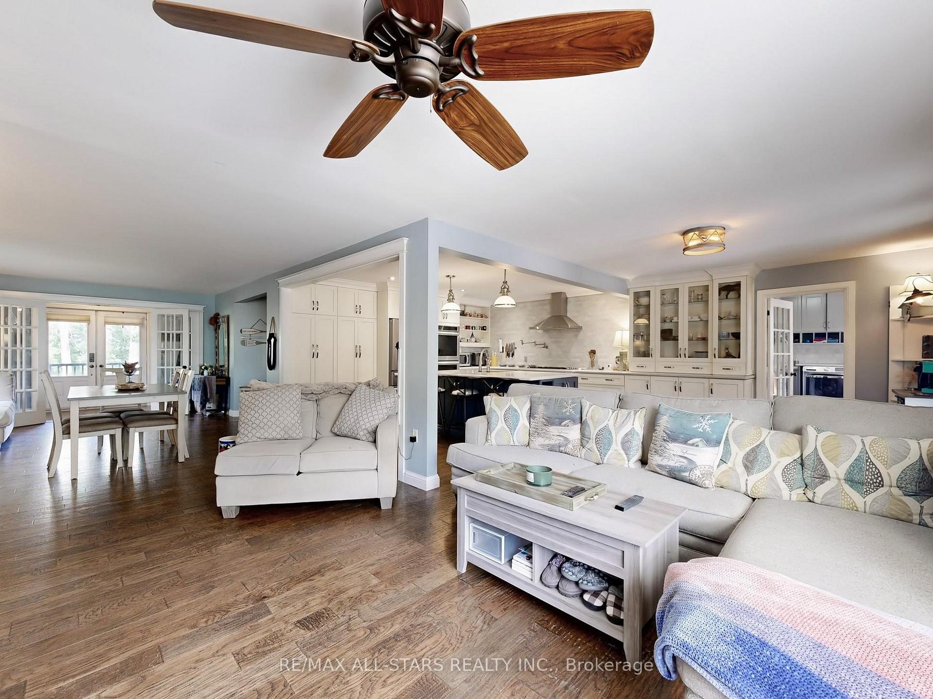 Photo 14 of 17 Metropolitan Crescent, Georgina, Keswick North — HOMEH