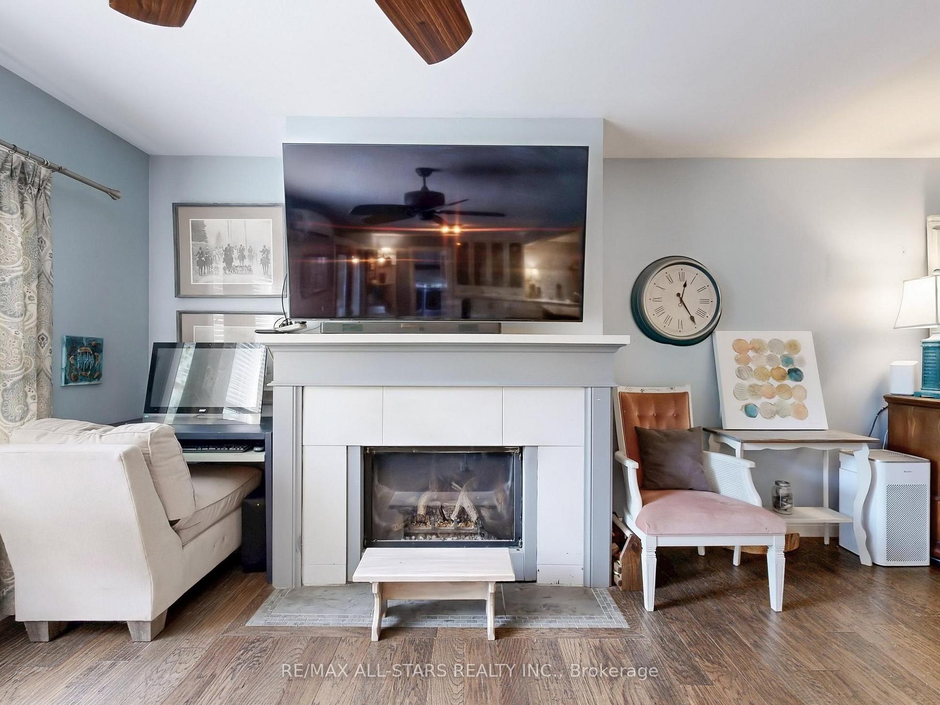 Photo 15 of 17 Metropolitan Crescent, Georgina, Keswick North — HOMEH