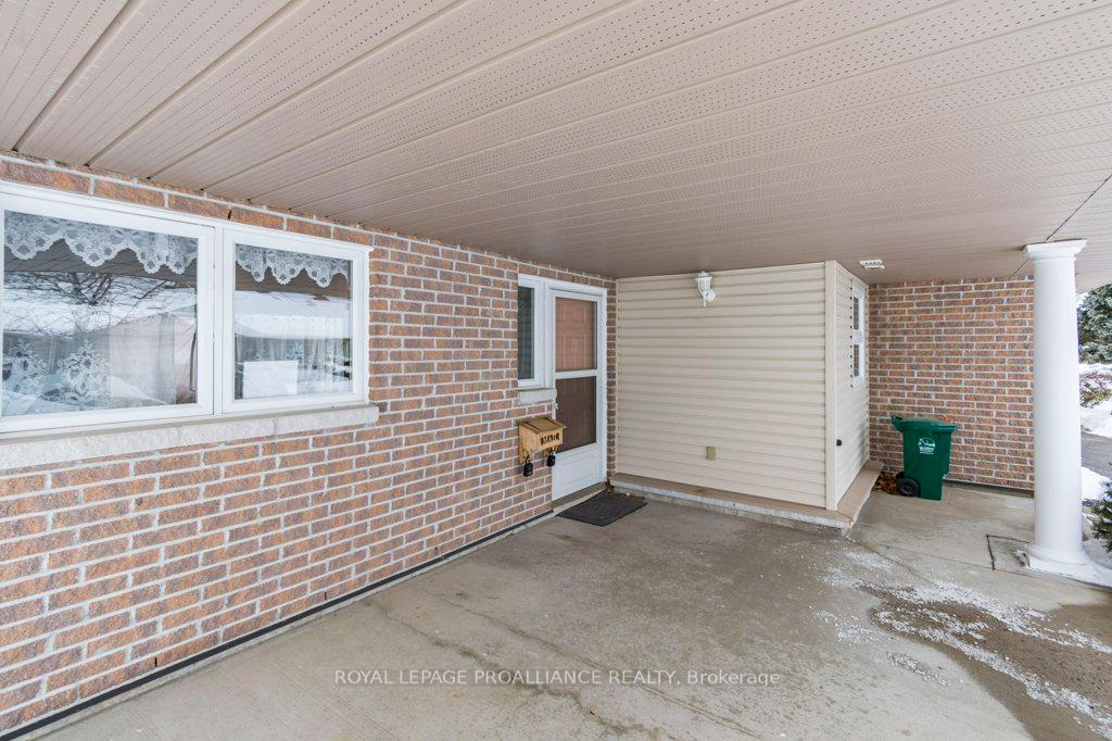 Photo 3 of Unit 10, 15 Aldersgate Crescent, Belleville, Belleville Ward — HOMEH