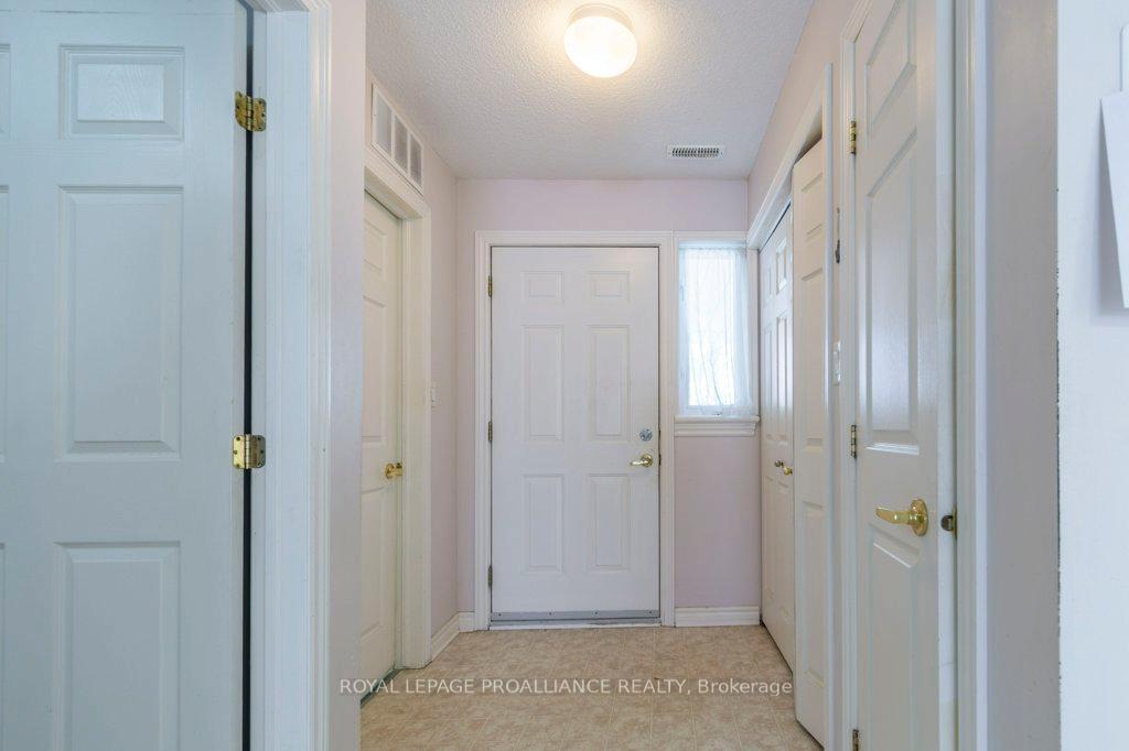 Photo 4 of Unit 10, 15 Aldersgate Crescent, Belleville, Belleville Ward — HOMEH