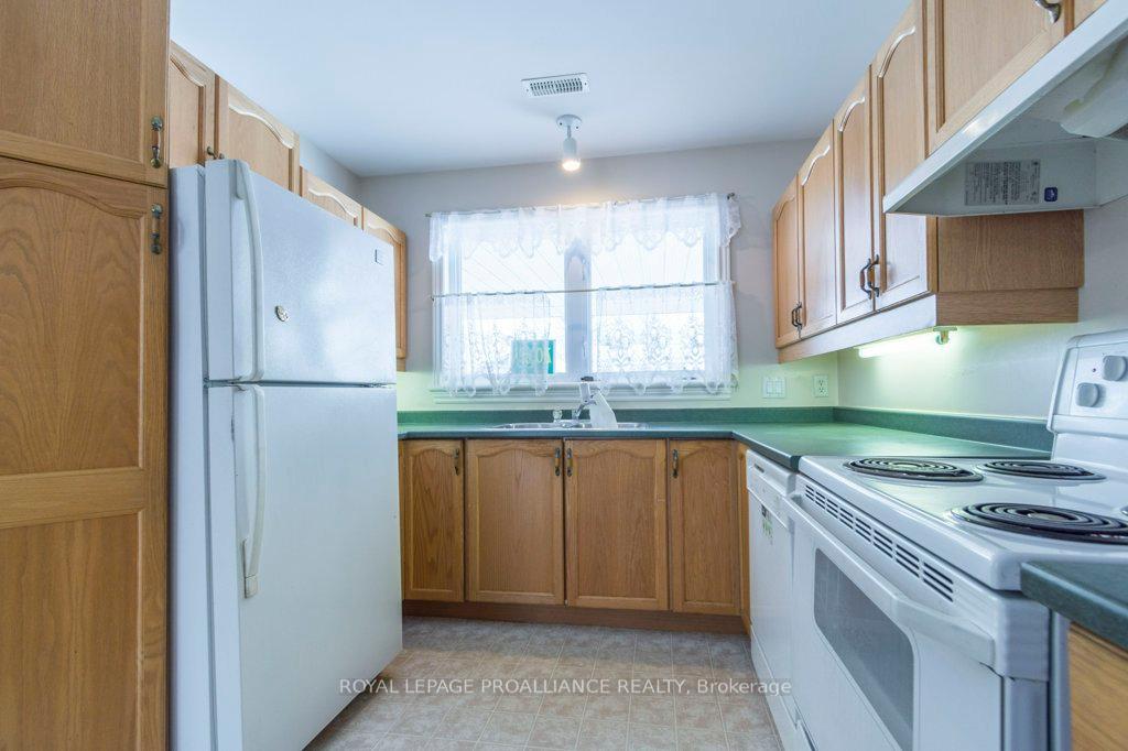Photo 6 of Unit 10, 15 Aldersgate Crescent, Belleville, Belleville Ward — HOMEH