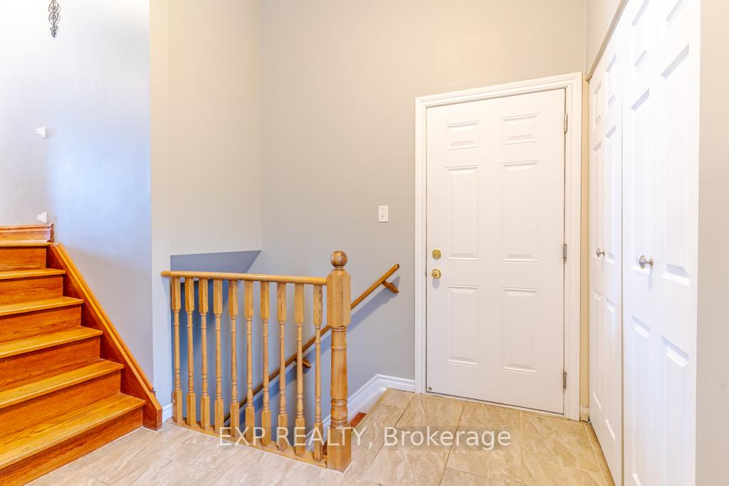 Photo 3 of Unit Upper, 74 Shalom Way, Barrie, Painswick South — HOMEH
