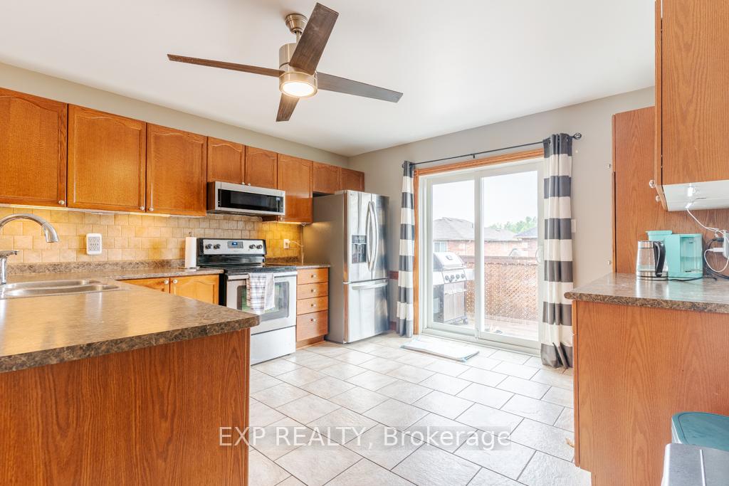 Photo 8 of Unit Upper, 74 Shalom Way, Barrie, Painswick South — HOMEH