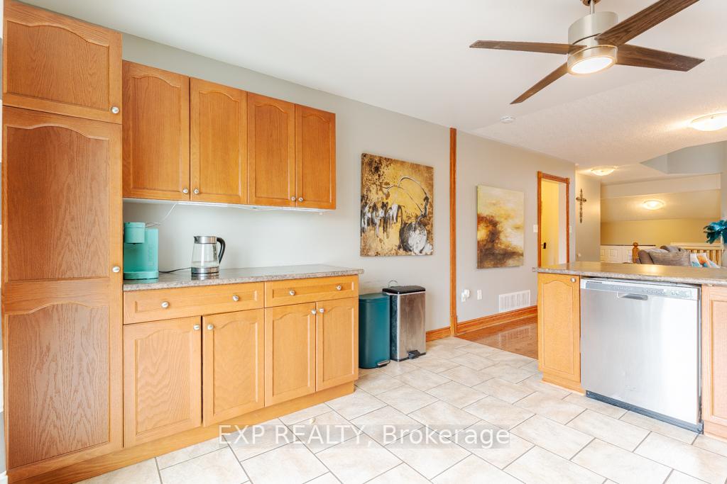 Photo 10 of Unit Upper, 74 Shalom Way, Barrie, Painswick South — HOMEH