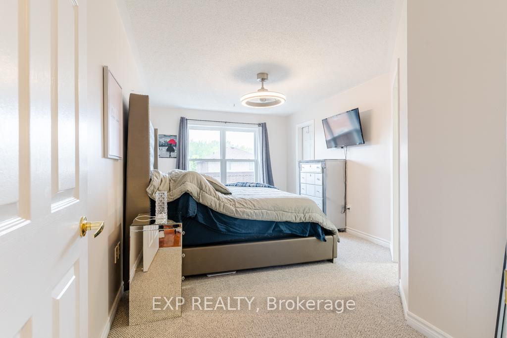 Photo 12 of Unit Upper, 74 Shalom Way, Barrie, Painswick South — HOMEH