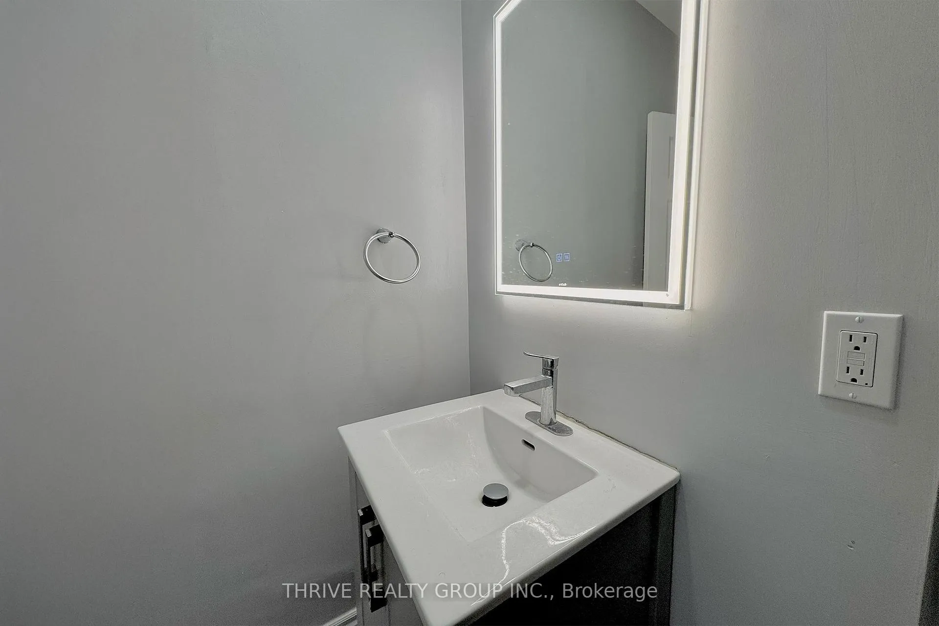 Photo 11 of Unit 3, 2 Metcalfe Street, St. Thomas — HOMEH