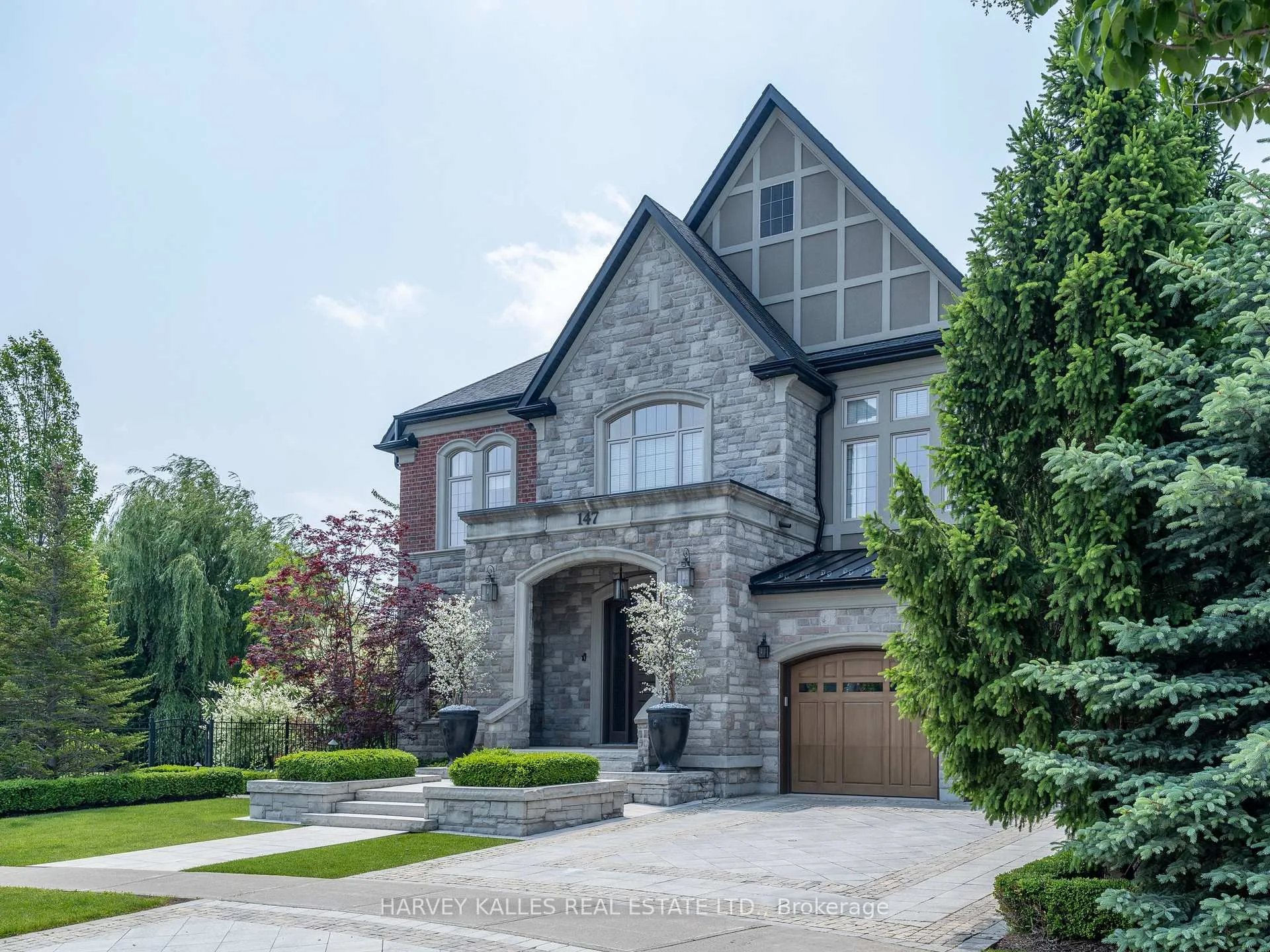 Photo 2 of 147 Cooks Mill Crescent, Vaughan, Patterson — HOMEH