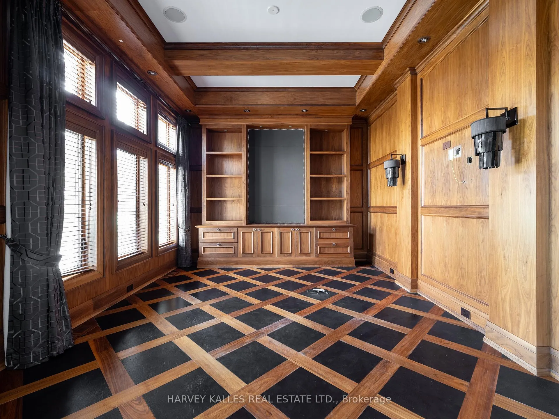 Photo 6 of 147 Cooks Mill Crescent, Vaughan, Patterson — HOMEH
