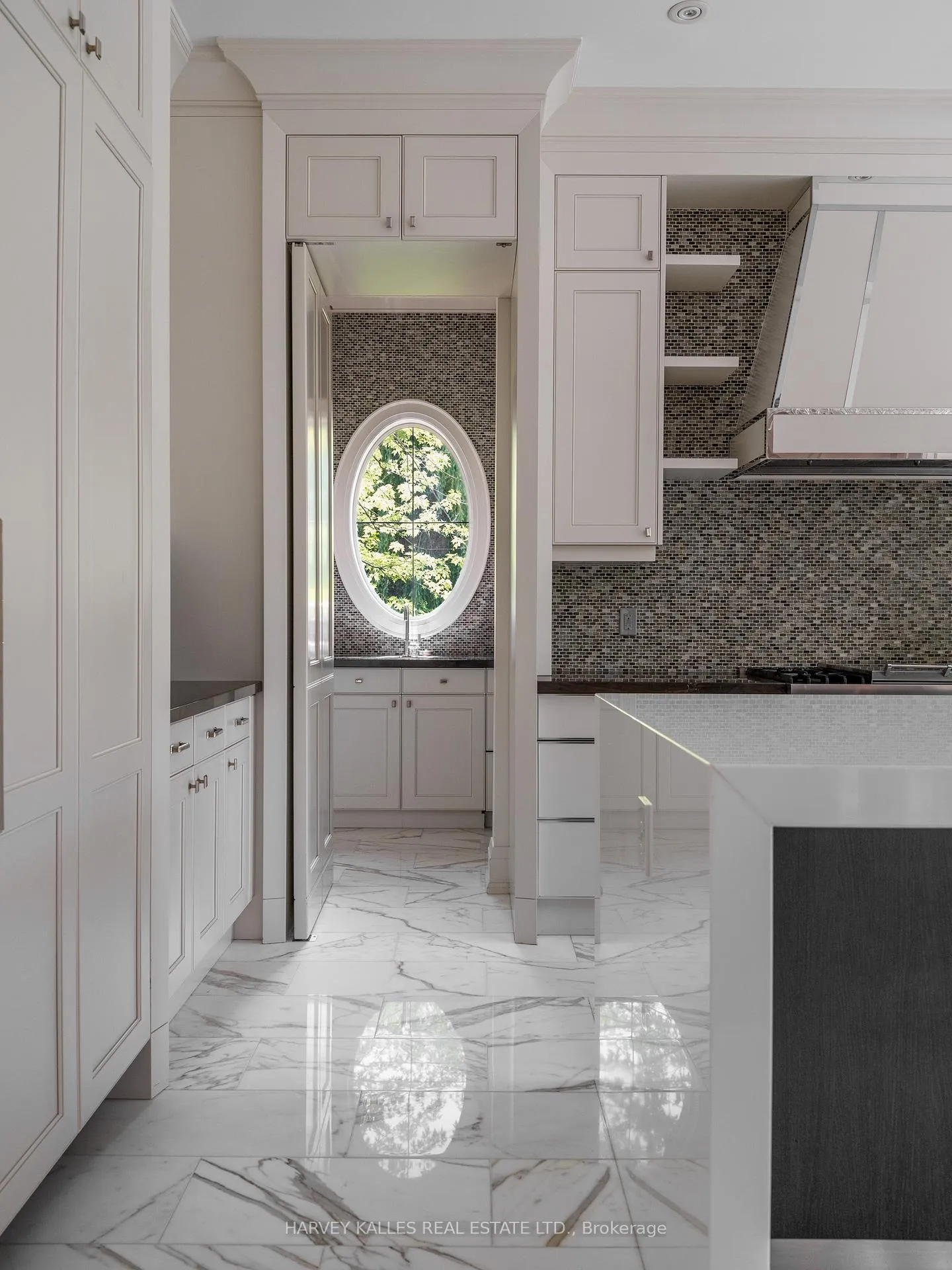 Photo 11 of 147 Cooks Mill Crescent, Vaughan, Patterson — HOMEH