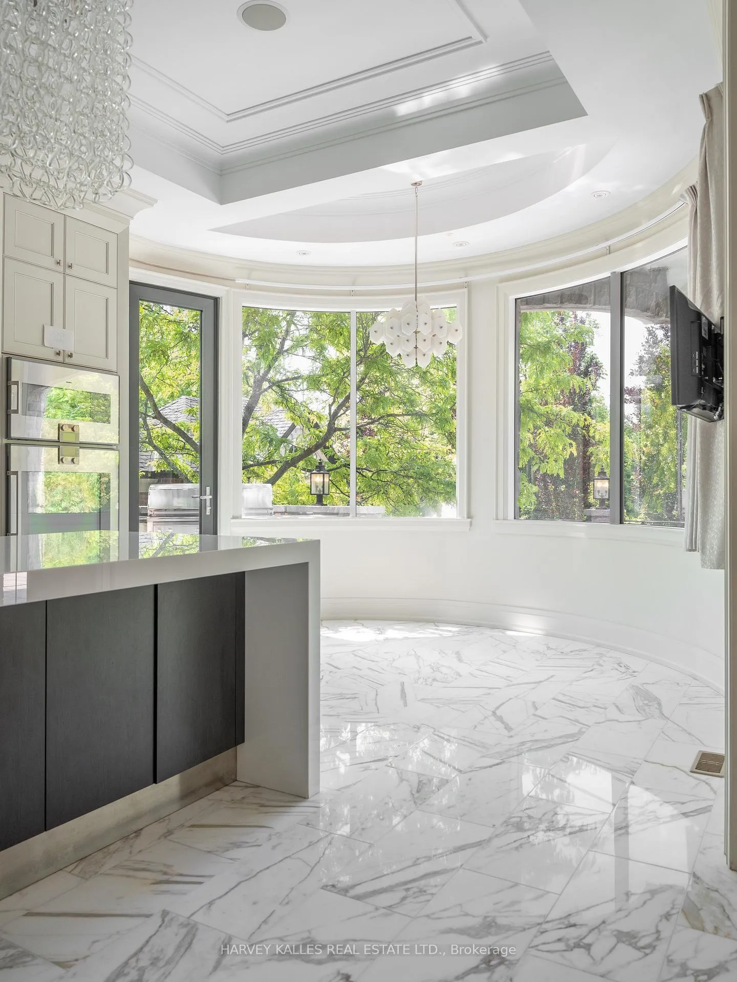 Photo 12 of 147 Cooks Mill Crescent, Vaughan, Patterson — HOMEH