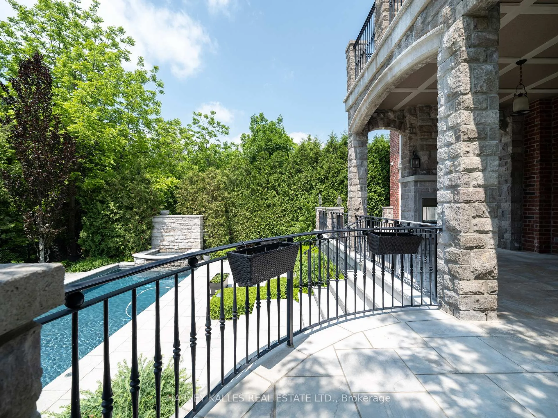 Photo 15 of 147 Cooks Mill Crescent, Vaughan, Patterson — HOMEH