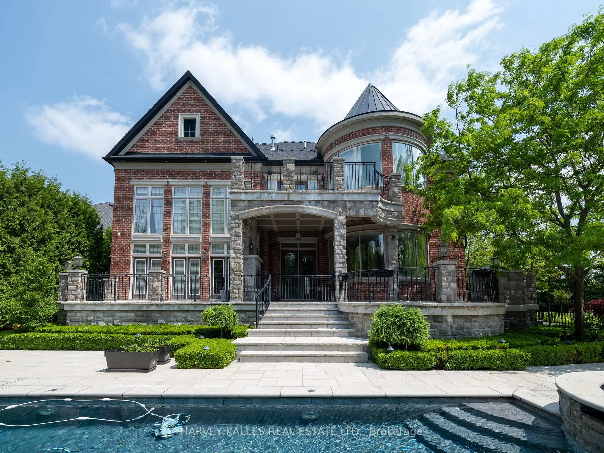 Photo 16 of 147 Cooks Mill Crescent, Vaughan, Patterson — HOMEH