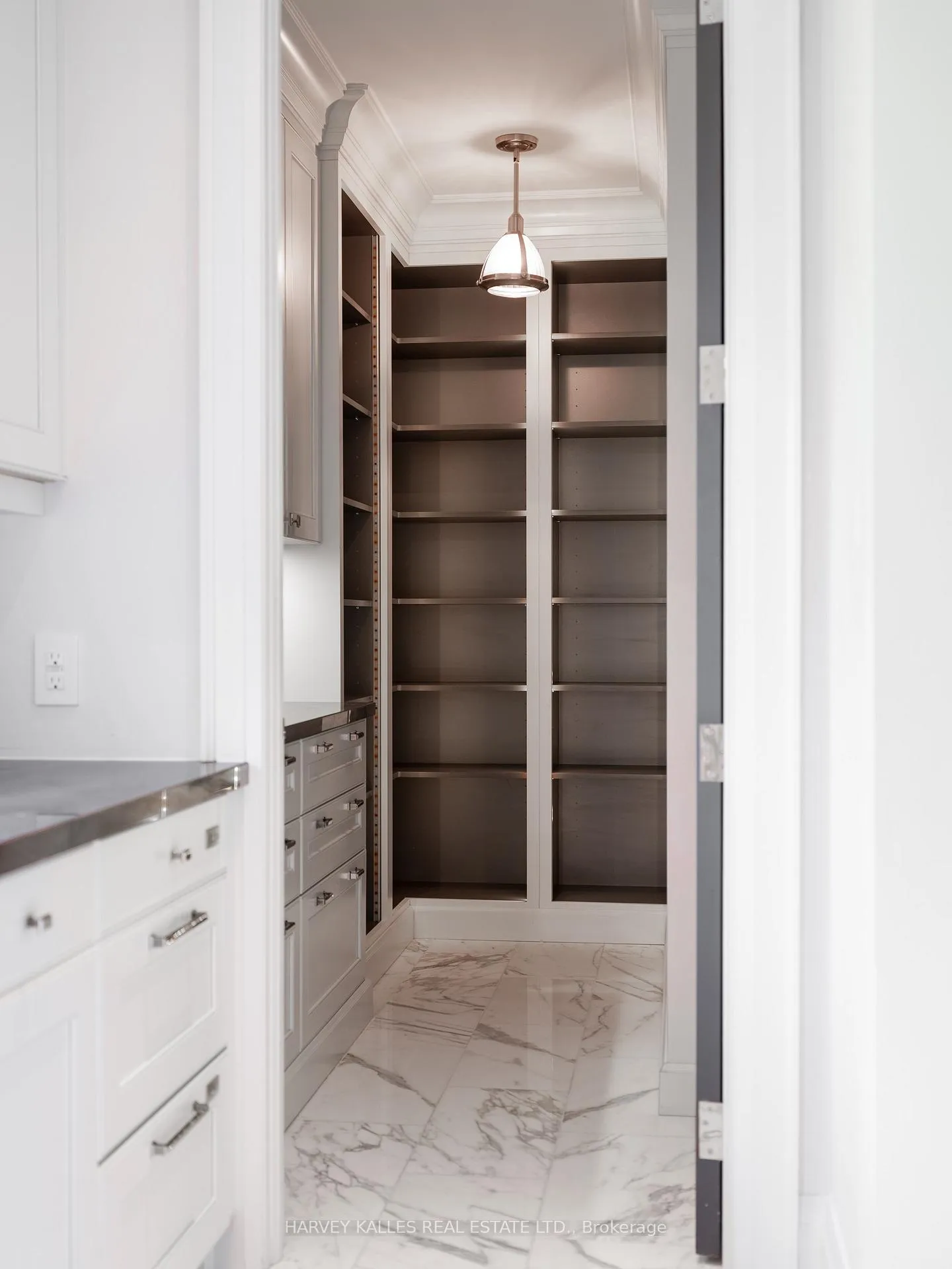 Photo 37 of 147 Cooks Mill Crescent, Vaughan, Patterson — HOMEH