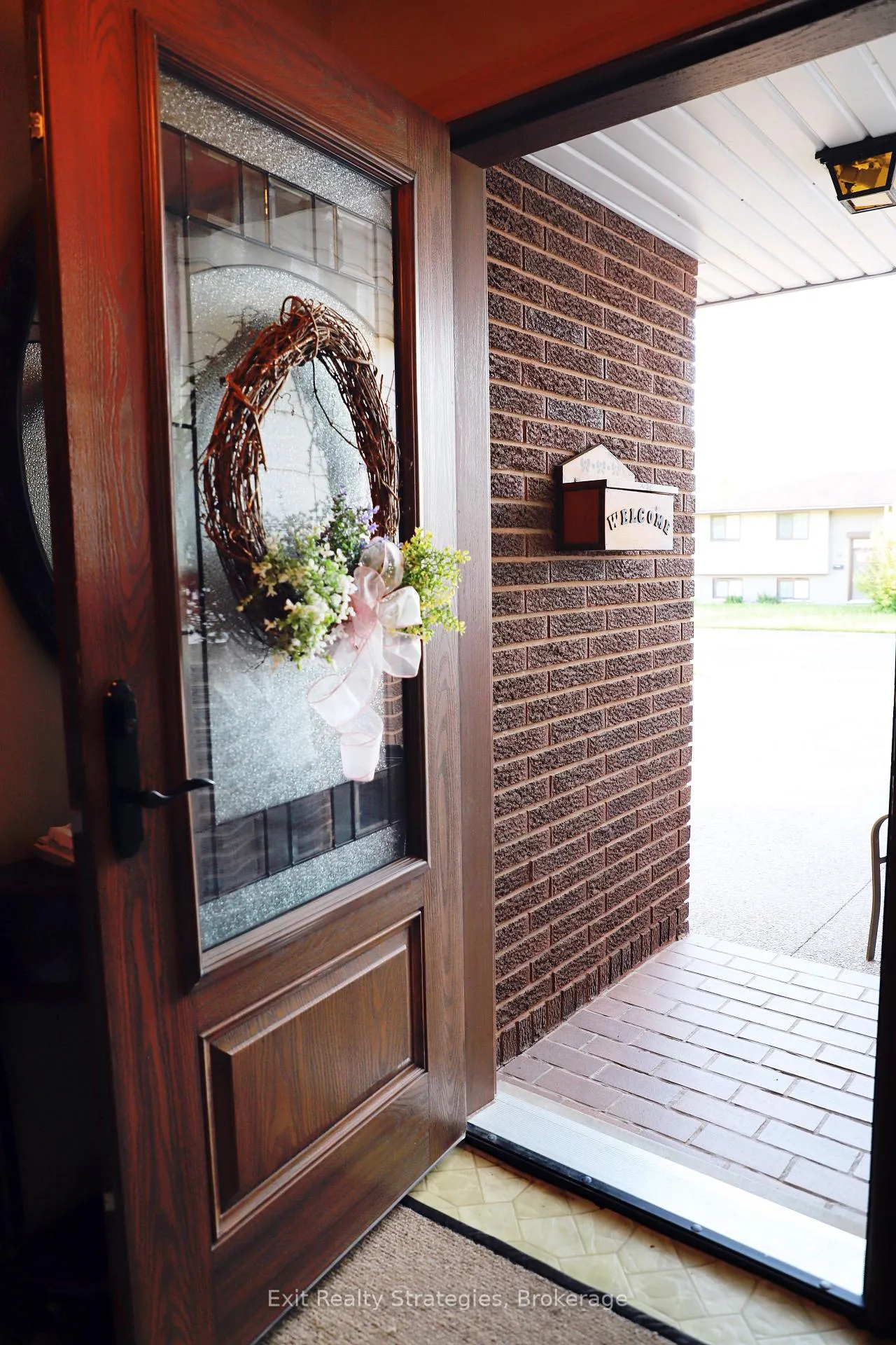 Photo 5 of 35 Mcdonagh Crescent W, Thorold, Confederation Heights — HOMEH