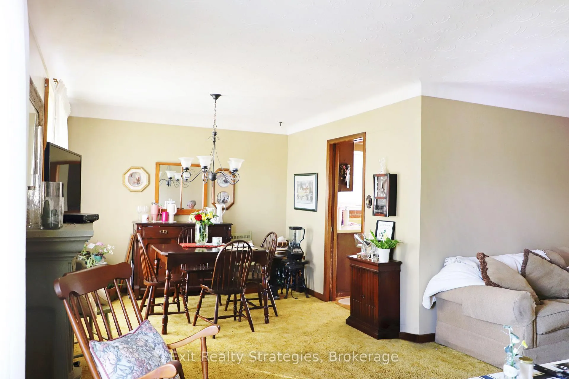 Photo 10 of 35 Mcdonagh Crescent W, Thorold, Confederation Heights — HOMEH