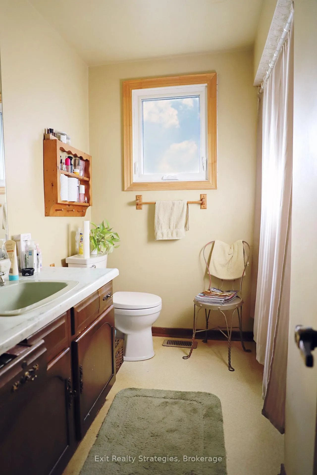 Photo 16 of 35 Mcdonagh Crescent W, Thorold, Confederation Heights — HOMEH
