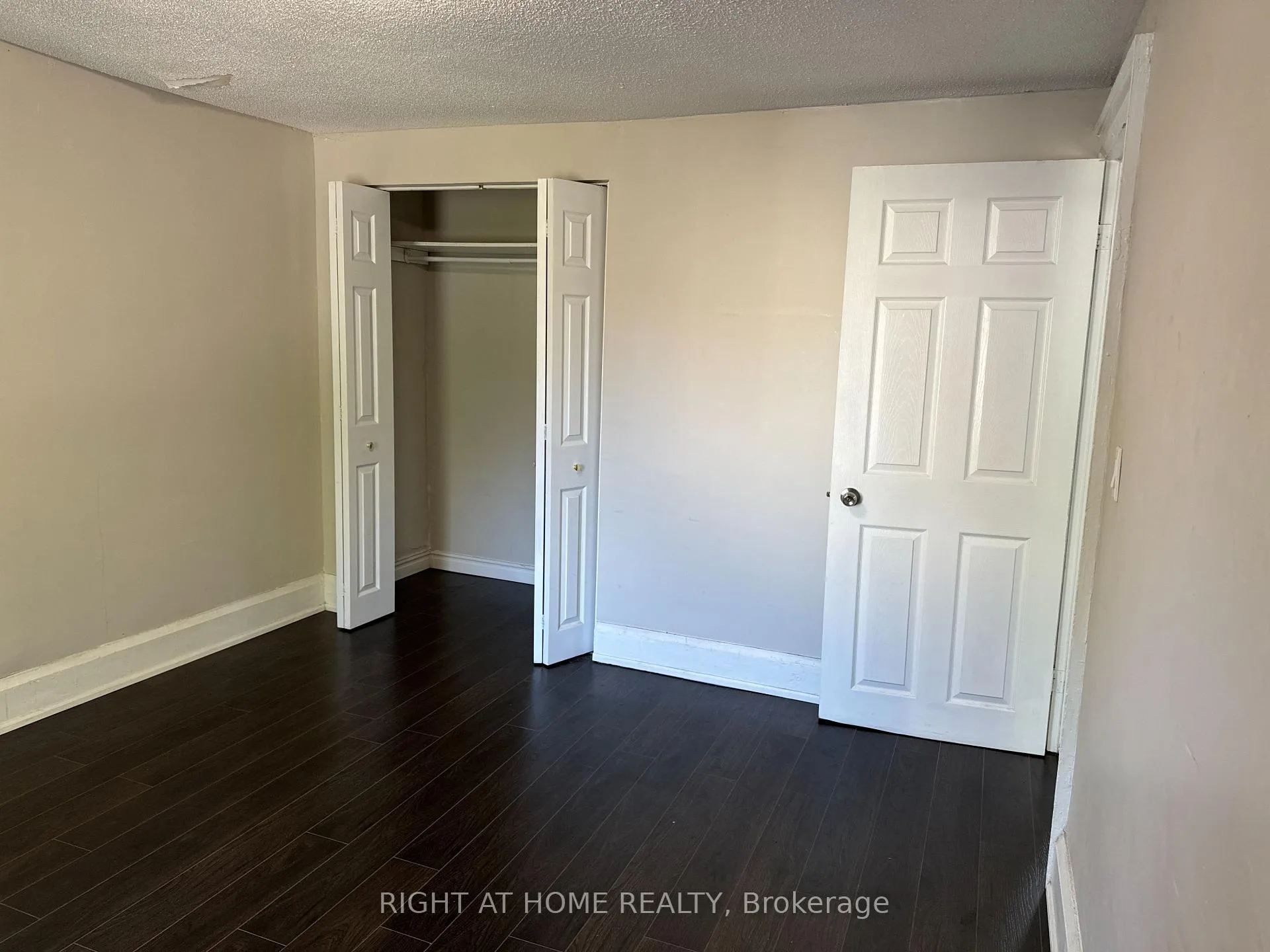 Photo 25 of 164 Adelaide Avenue E, Oshawa, O'Neill — HOMEH