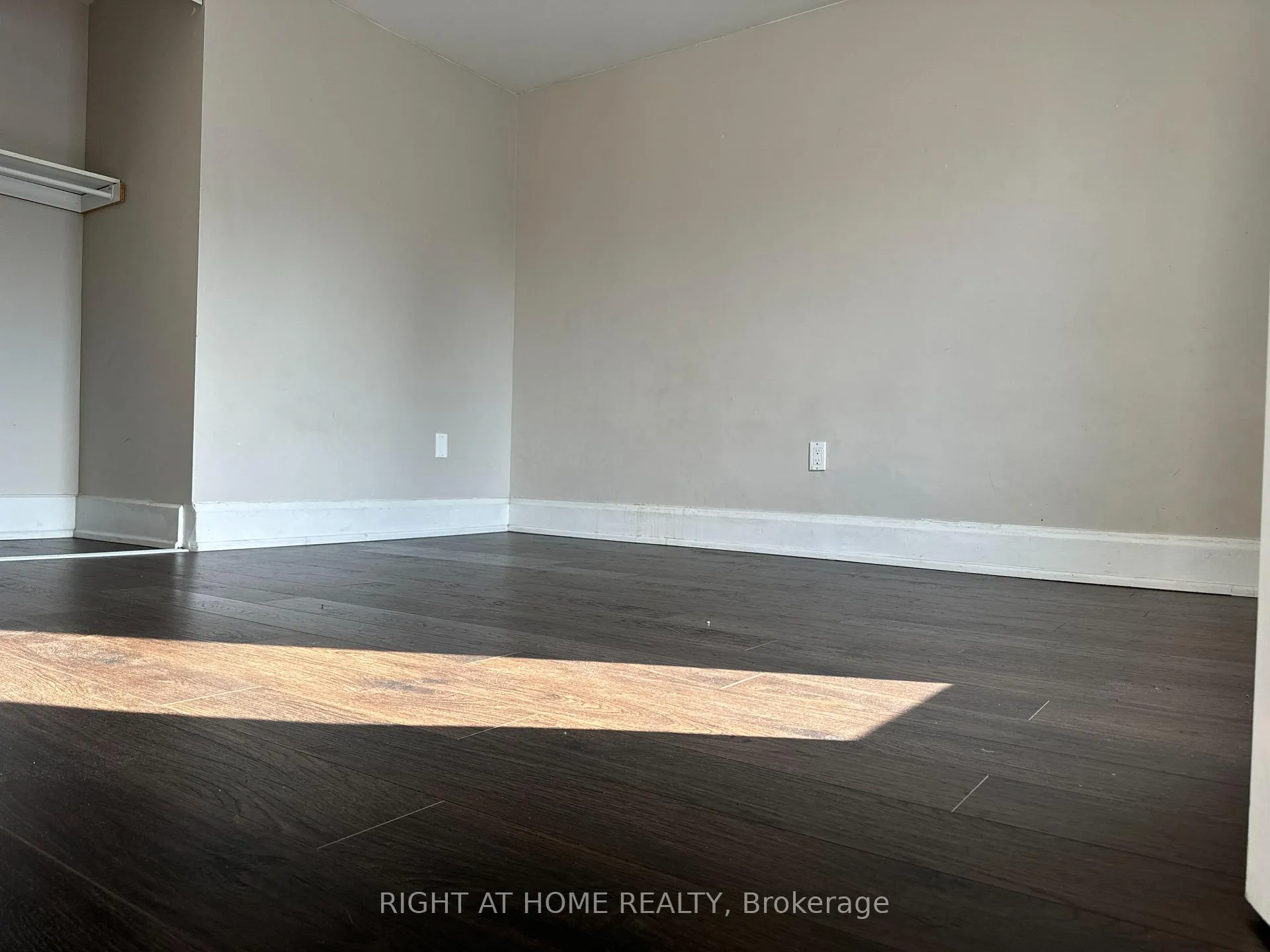 Photo 33 of 164 Adelaide Avenue E, Oshawa, O'Neill — HOMEH
