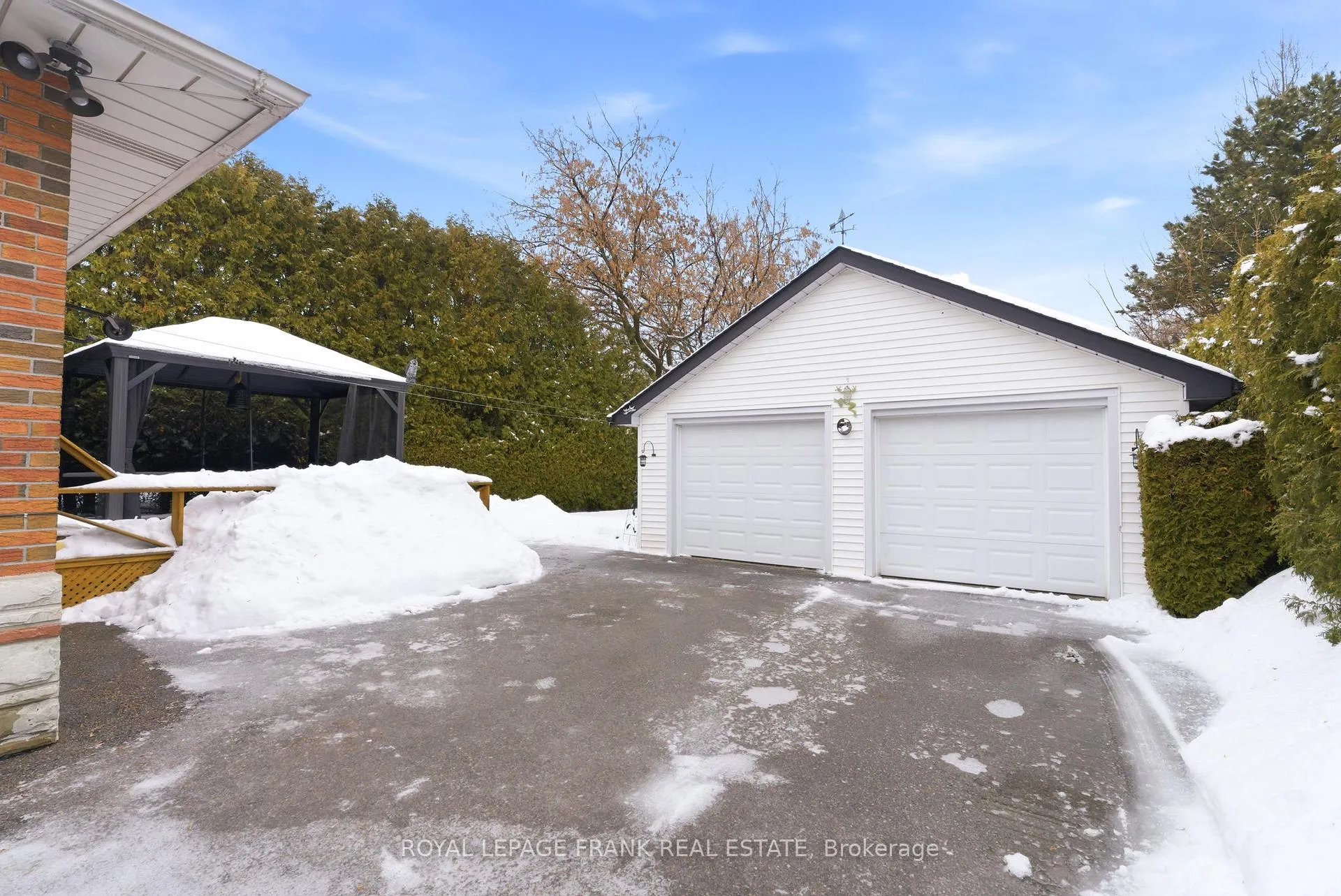 Photo 3 of 96 Beatrice Street W, Oshawa, Centennial — HOMEH
