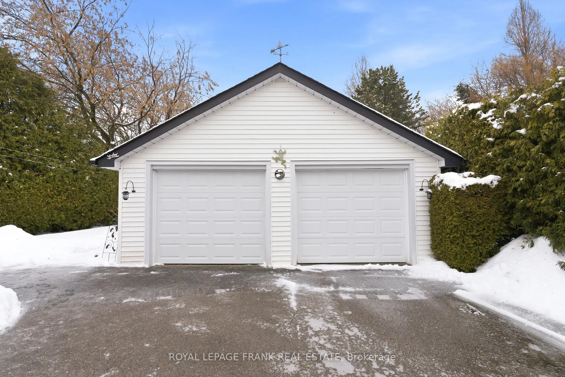 Photo 4 of 96 Beatrice Street W, Oshawa, Centennial — HOMEH