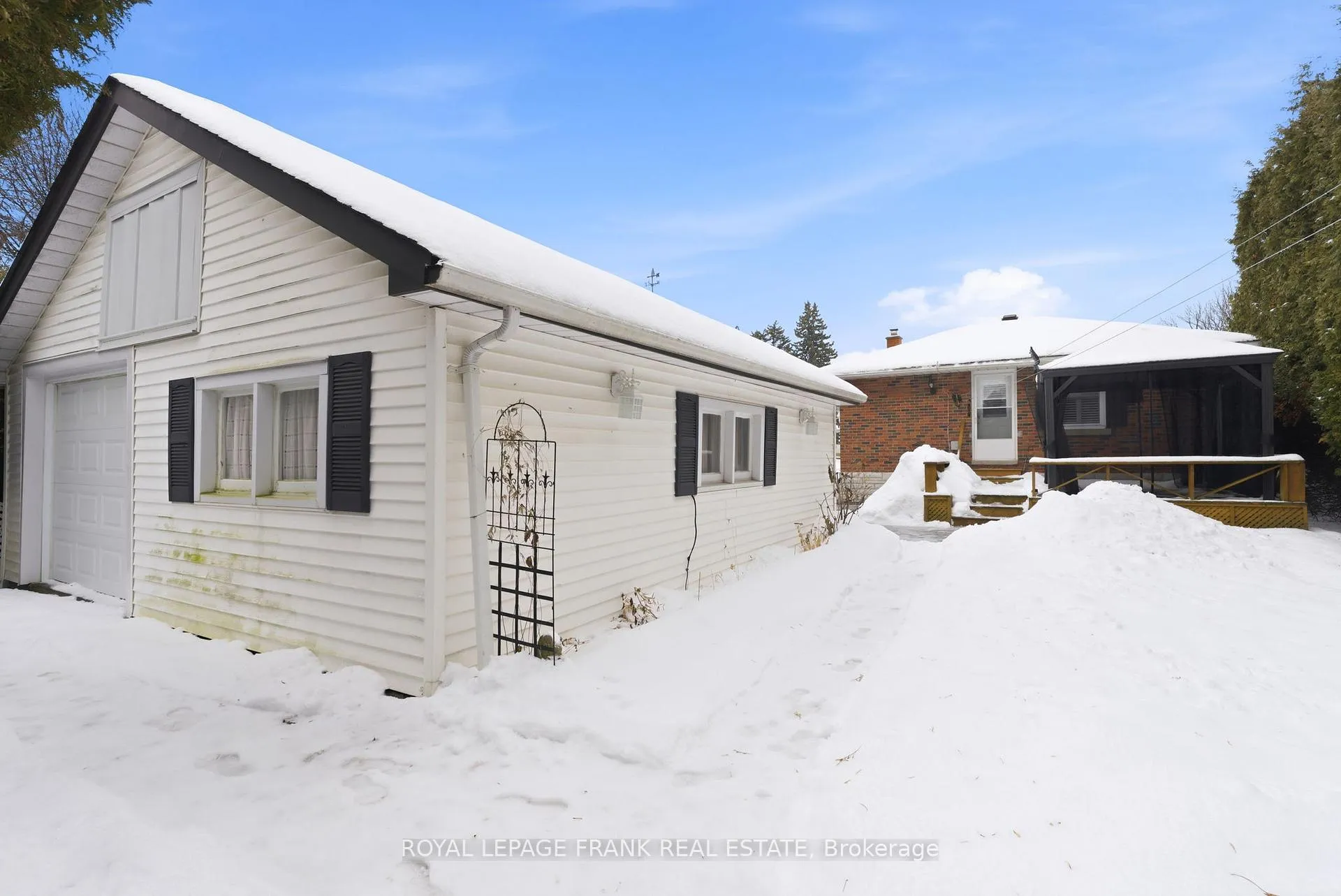Photo 31 of 96 Beatrice Street W, Oshawa, Centennial — HOMEH